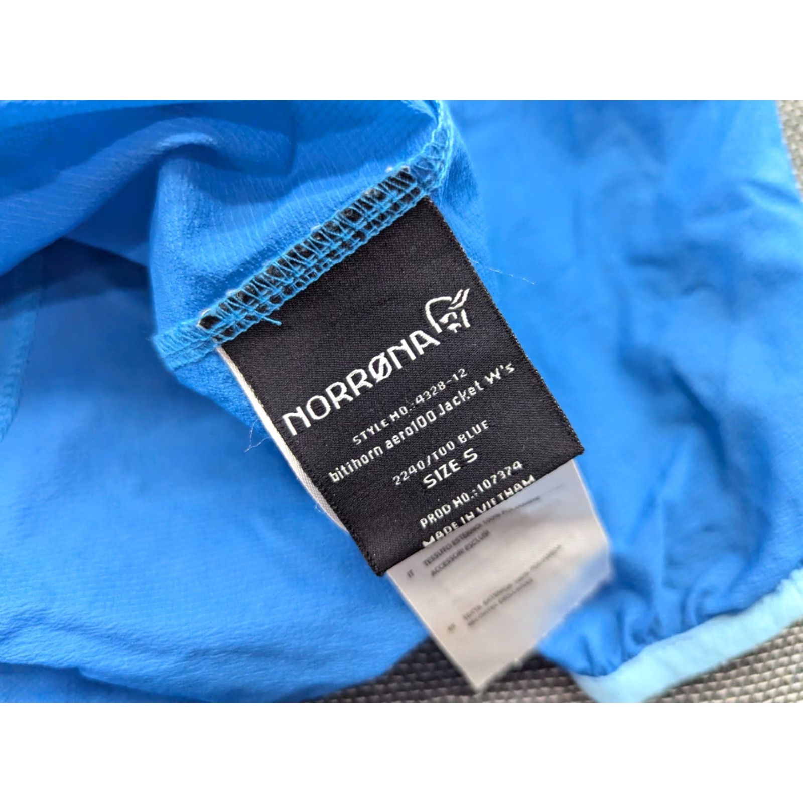 Vintage Norrona Bitihorn Aero100 Jacket Womens Small Blue Full Zip Featherweight Indoor Outdoor Activewear Casual Regular Fit Jacket Womens Blue Full Zip Size S / US 4 / IT 40 - 5 Thumbnail