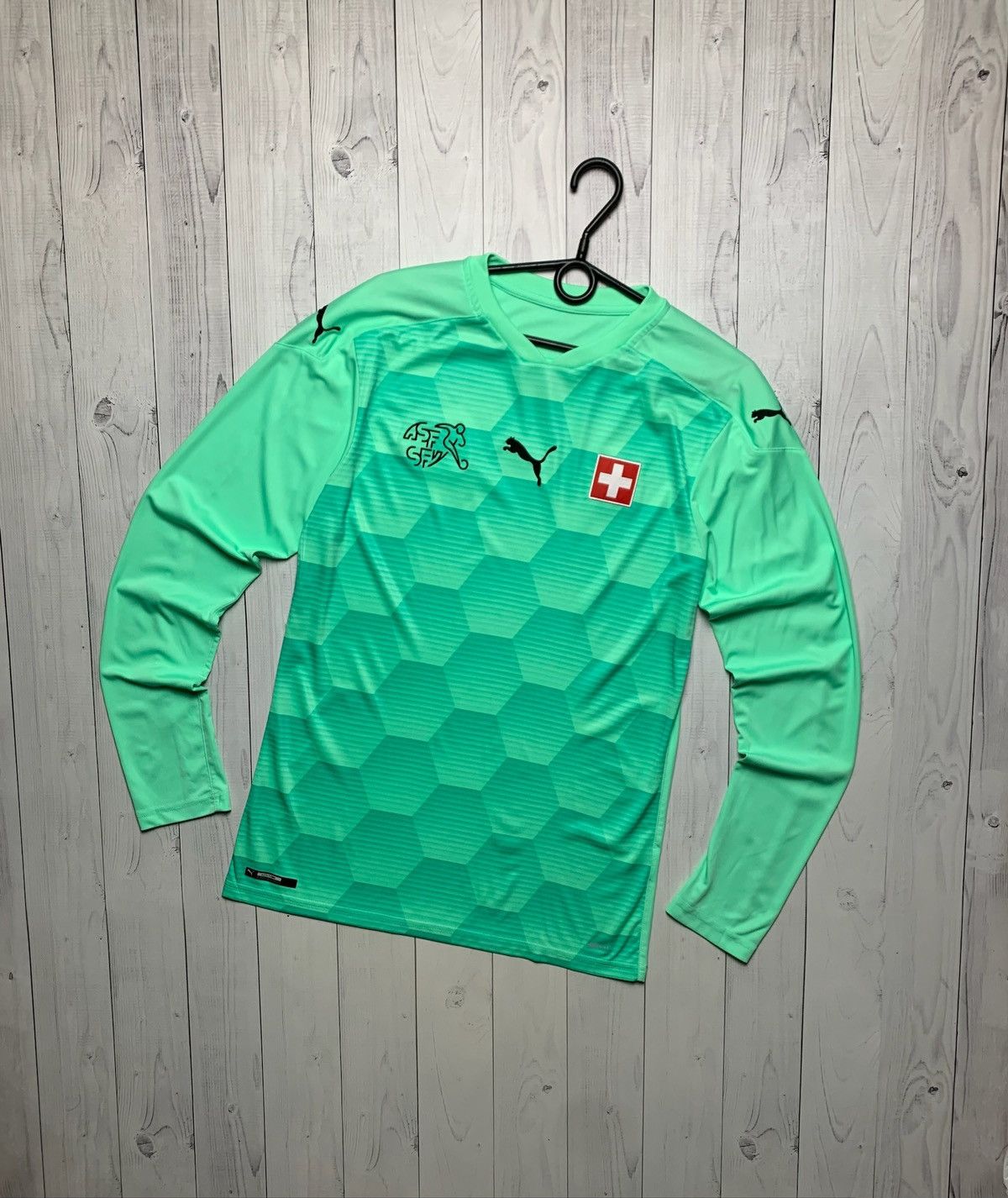 Puma Vintage Switzerland Soccer Jersey Goalkeeper size M puma Size US M / EU 48-50 / 2 - 1 Thumbnail