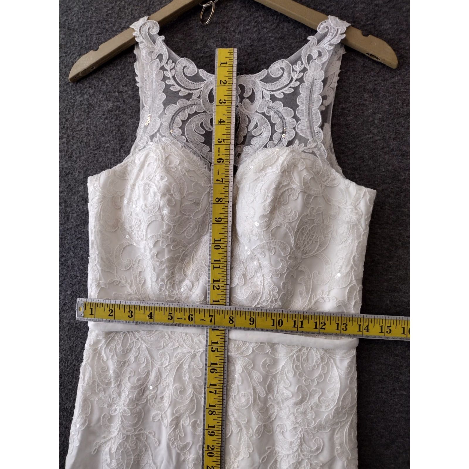 Vintage Wedding White Dress With Tank Top Sleeves Lace And Train Size 6 Dress Size US S / EU 44-46 / 1 - 5 Thumbnail