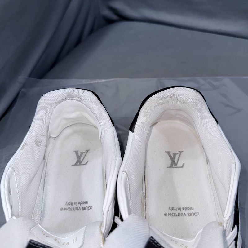 Louis Vuitton Louis Vuitton Trainer Low Top Sneakers in Black and White - Size US 9.5 / IT 39.5 - 5 Thumbnail