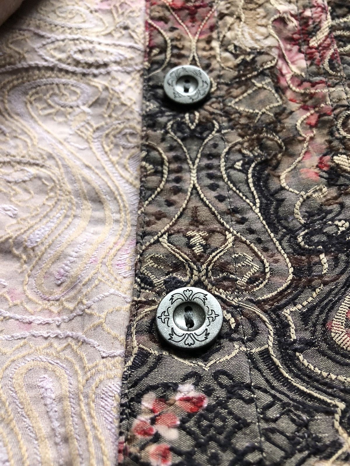 Vintage Vintage Baroque Embroidered Long Sleeve Button Up Shirt Size US L / EU 52-54 / 3 - 6 Thumbnail