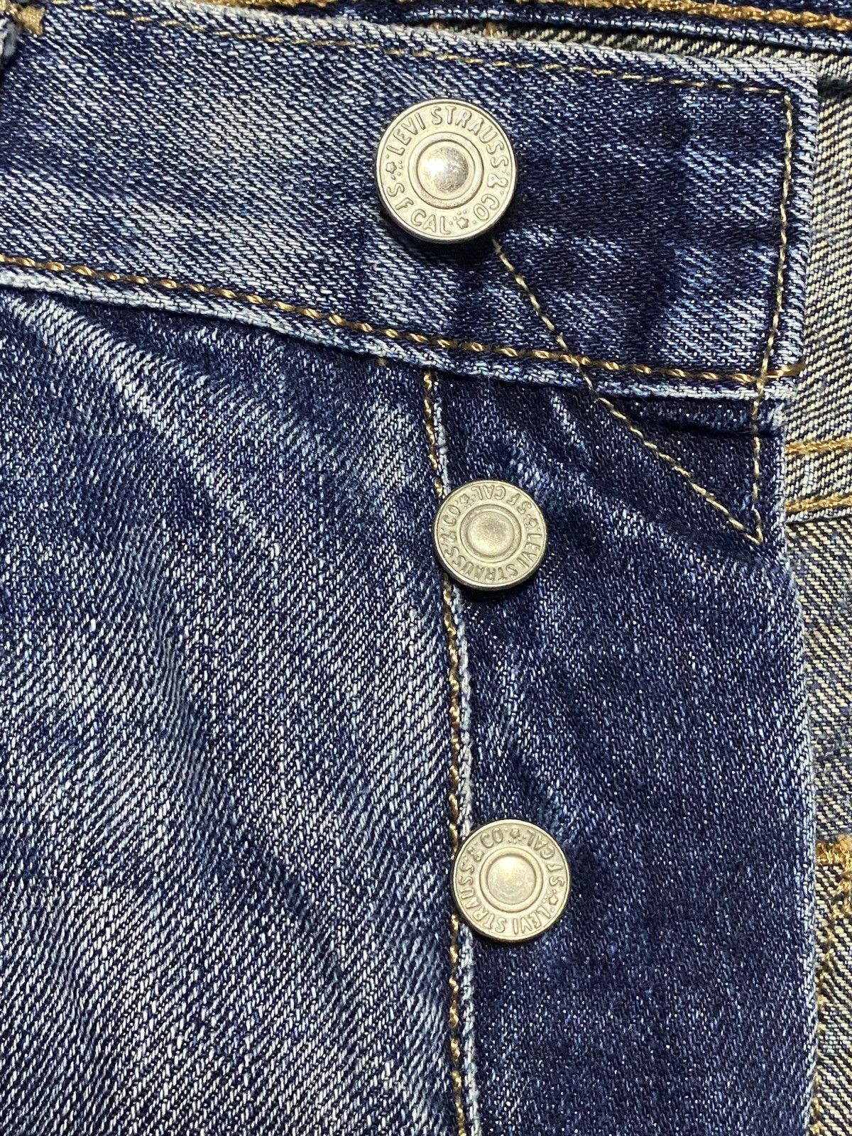 Levi's Levis 501 Blue Wash Distressed Slim Jeans Size US 31 - 11 Thumbnail