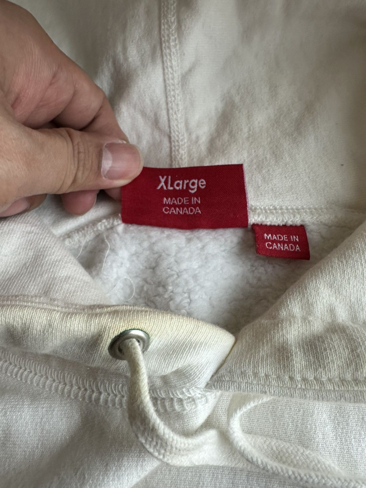 Supreme Supreme WHITE BOGO XL 2021 hoodie Used 7/10 size XL Size US XL / EU 56 / 4 - 5 Thumbnail