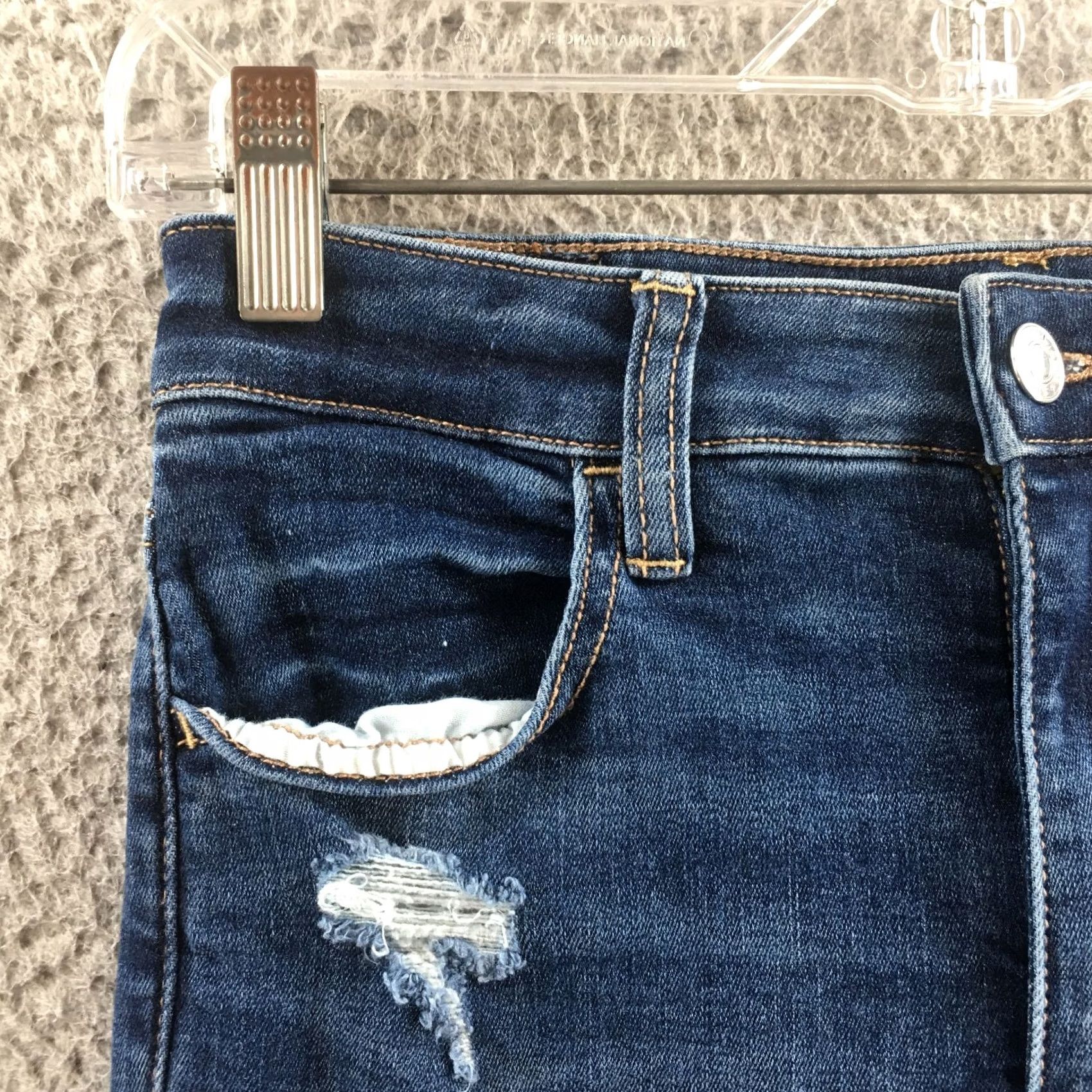 American Eagle Outfitters American Eagle Jeans Womens 2 Blue Skinny Distressed Ripped Frayed Hem Denim Shirt? Size 26" / US 2 / IT 38 - 3 Thumbnail
