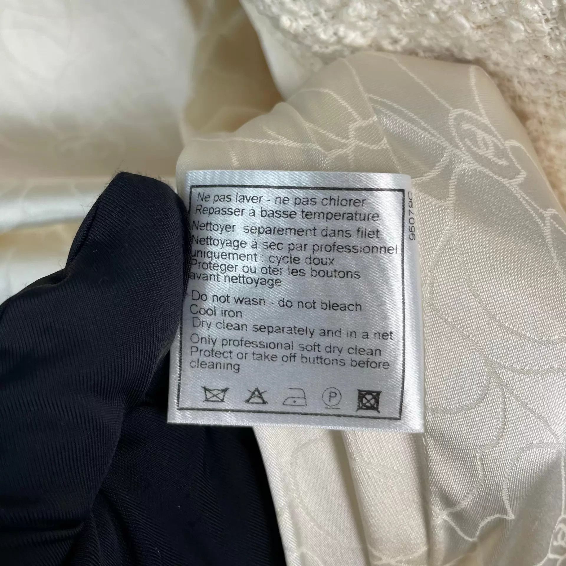Chanel Chanel Yellow & White Tweed Jacket Size XS / US 0-2 / IT 36-38 - 7 Thumbnail
