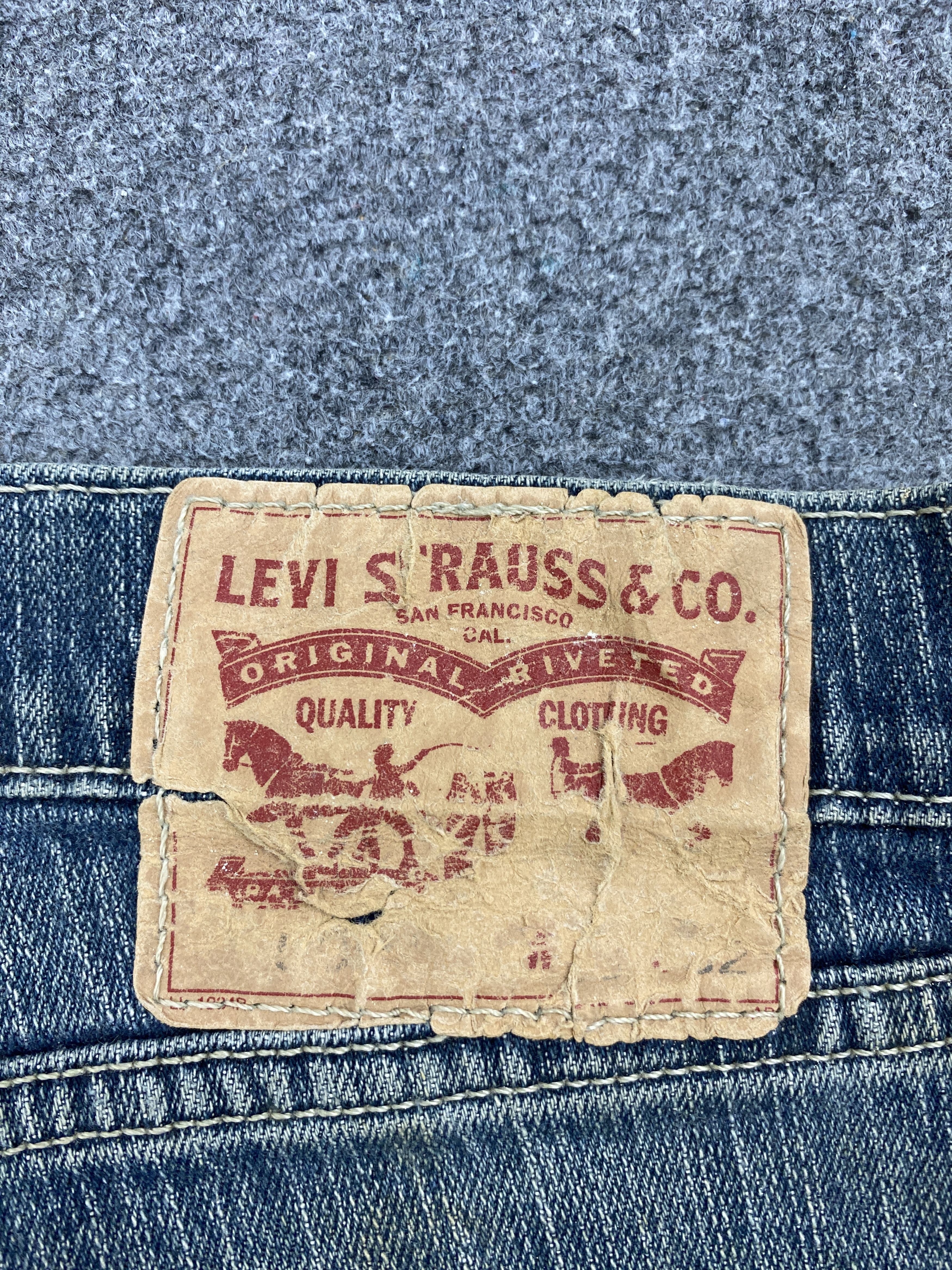 Levi's × Vintage Vintage Levi's Ripped Leg Rusty Denim Jeans Size US 34 / EU 50 - 5 Thumbnail