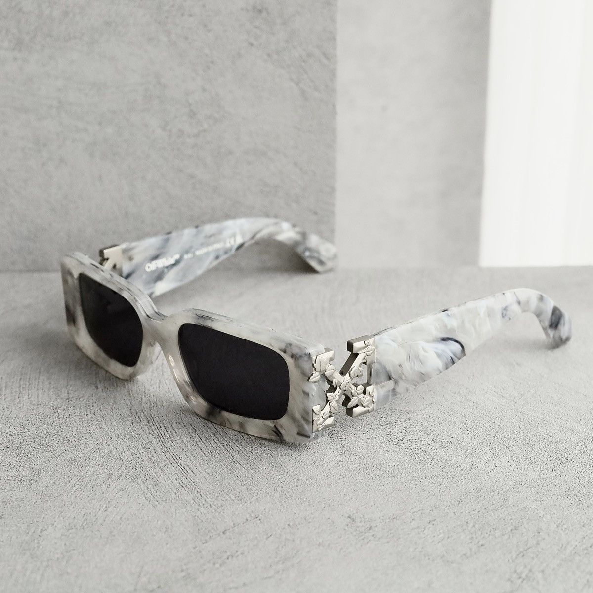 Off-White OFF WHITE ROMA SUNGLASSES | Grailed