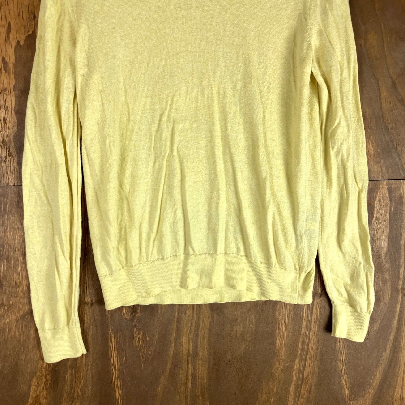 Uniqlo Uniqlo Sweater Yellow V-Neck Long Sleeve Medium Womens Regular Fit Pullover Knit Solid Casual Workwear Size M / US 6-8 / IT 42-44 - 3 Thumbnail