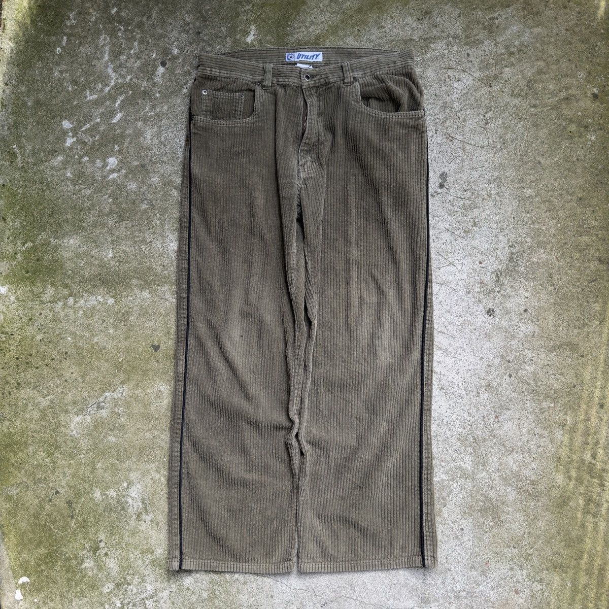 image of Vintage Y2K Utility Baggy Corduroy Green Track Skater Pants, Men's (Size 34)