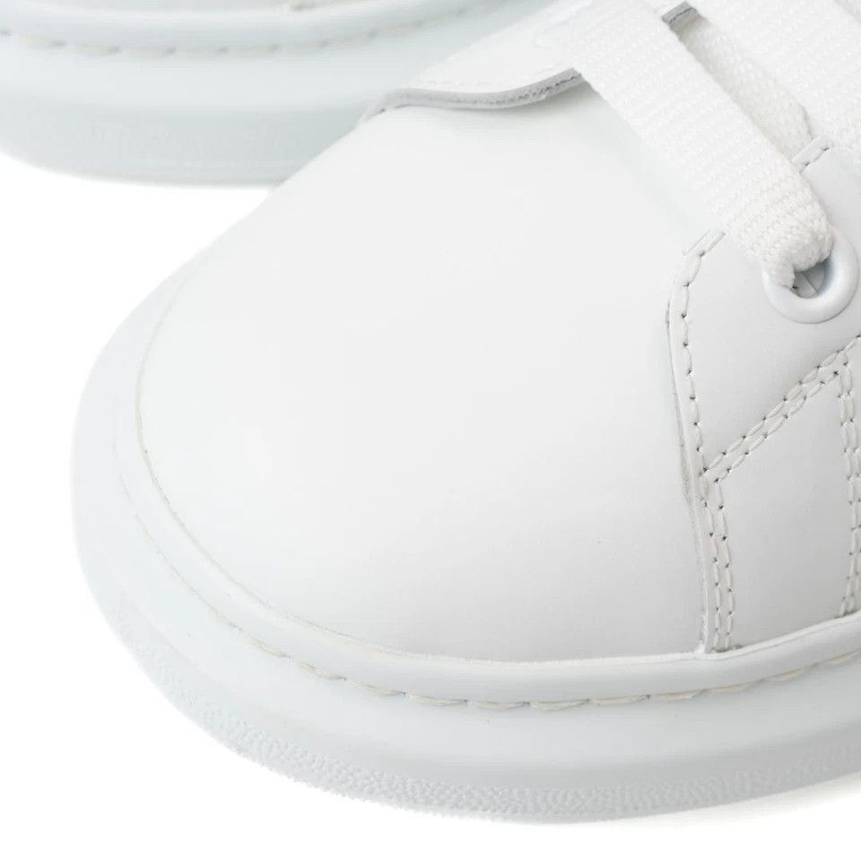 Alexander McQueen o1w1db10725 Oversized Sneaker in White Size US 9.5 / EU 42-43 - 3 Thumbnail