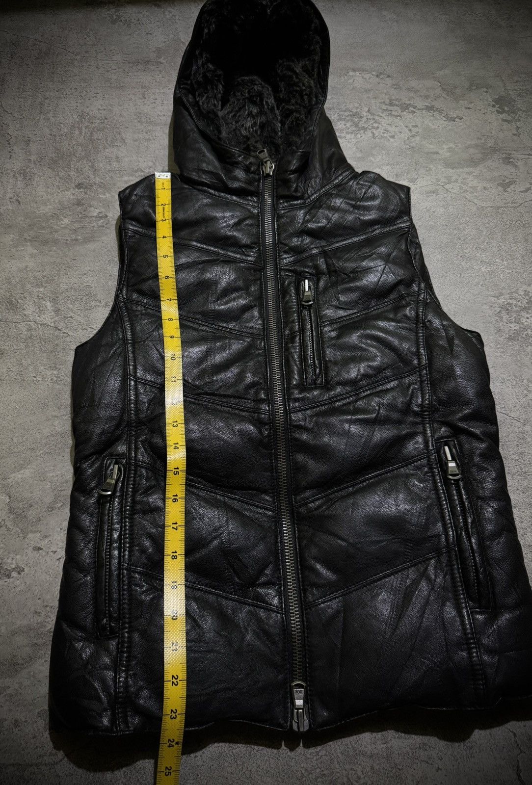 Shellac SHADE SHELLAC GOAT LEATHER IFSIXWASNINE LGB FUR BLACK VEST Size US M / EU 48-50 / 2 - 12 Thumbnail