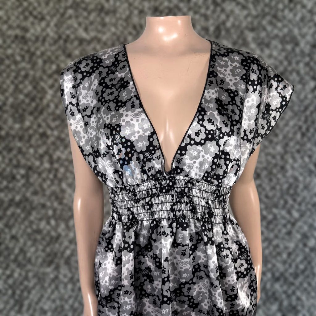 Vintage VINTAGE Love Me Kiss Me Shirt L White Y2K Floral Satin Smocked Retro USA Size L / US 10 / IT 46 - 1 Thumbnail