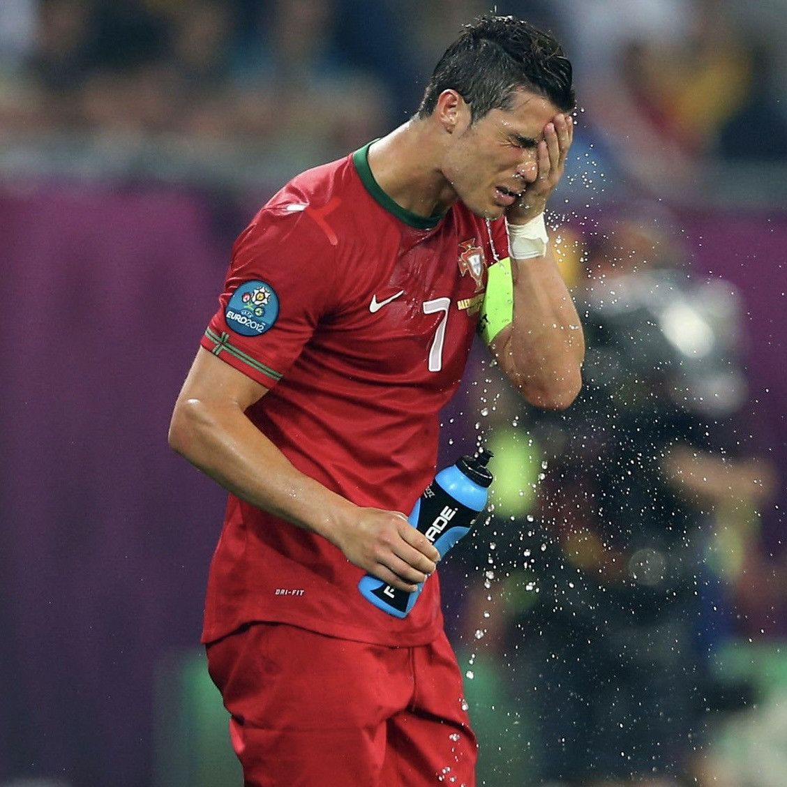 Nike Portugal Euro 2012 Home Jersey Cristiano Ronaldo Size US S / EU 44-46 / 1 - 12 Thumbnail