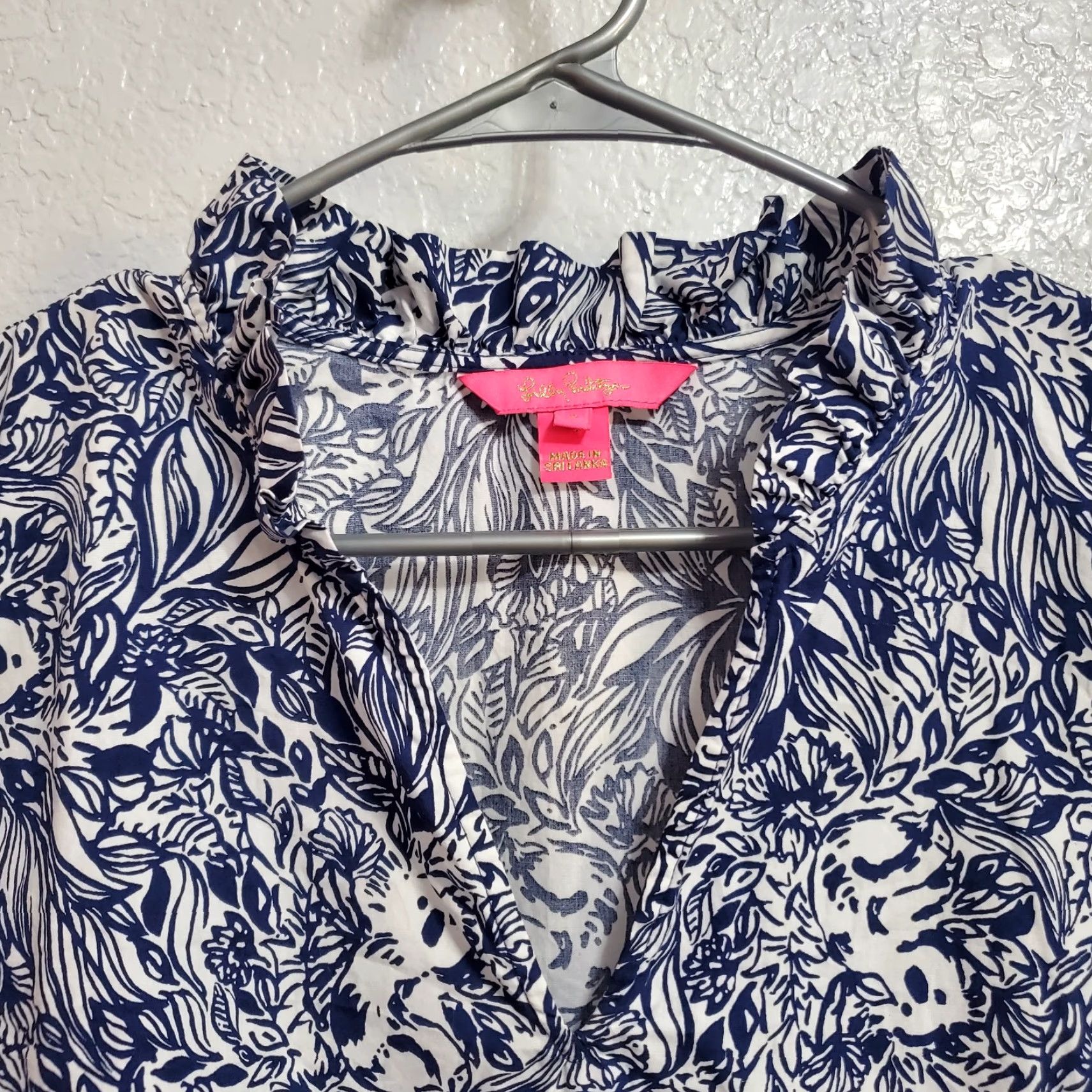 Lilly Pulitzer VINTAGE Lilly Pulitzer Top Women S Sherida High Tide Navy GDay Mate Koala Print Popover Size S / US 4 / IT 40 - 4 Thumbnail