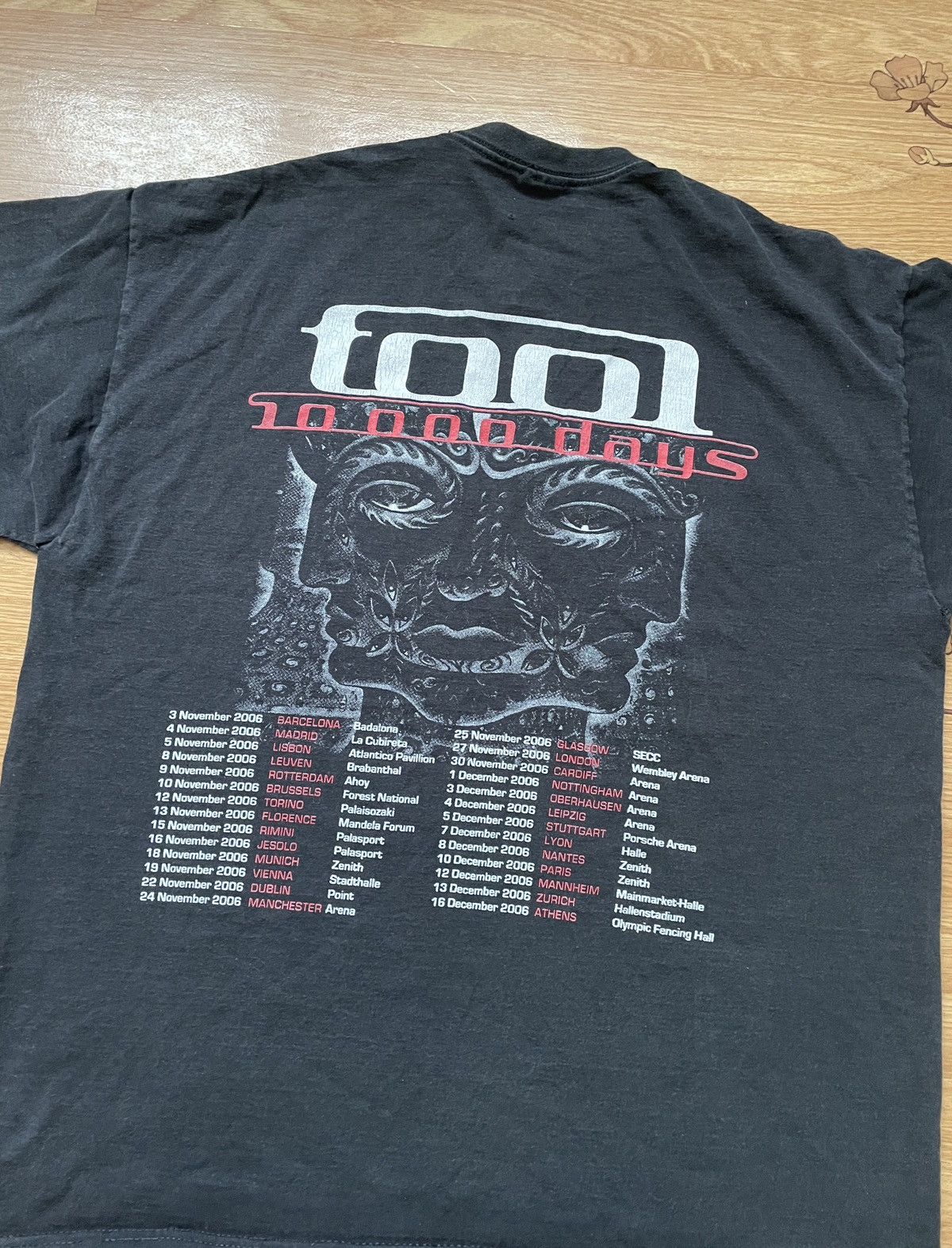 Vintage Vintage Rare TOOL 10000 Day 2006 European Tour Tee T Shirt Size US L / EU 52-54 / 3 - 10 Thumbnail