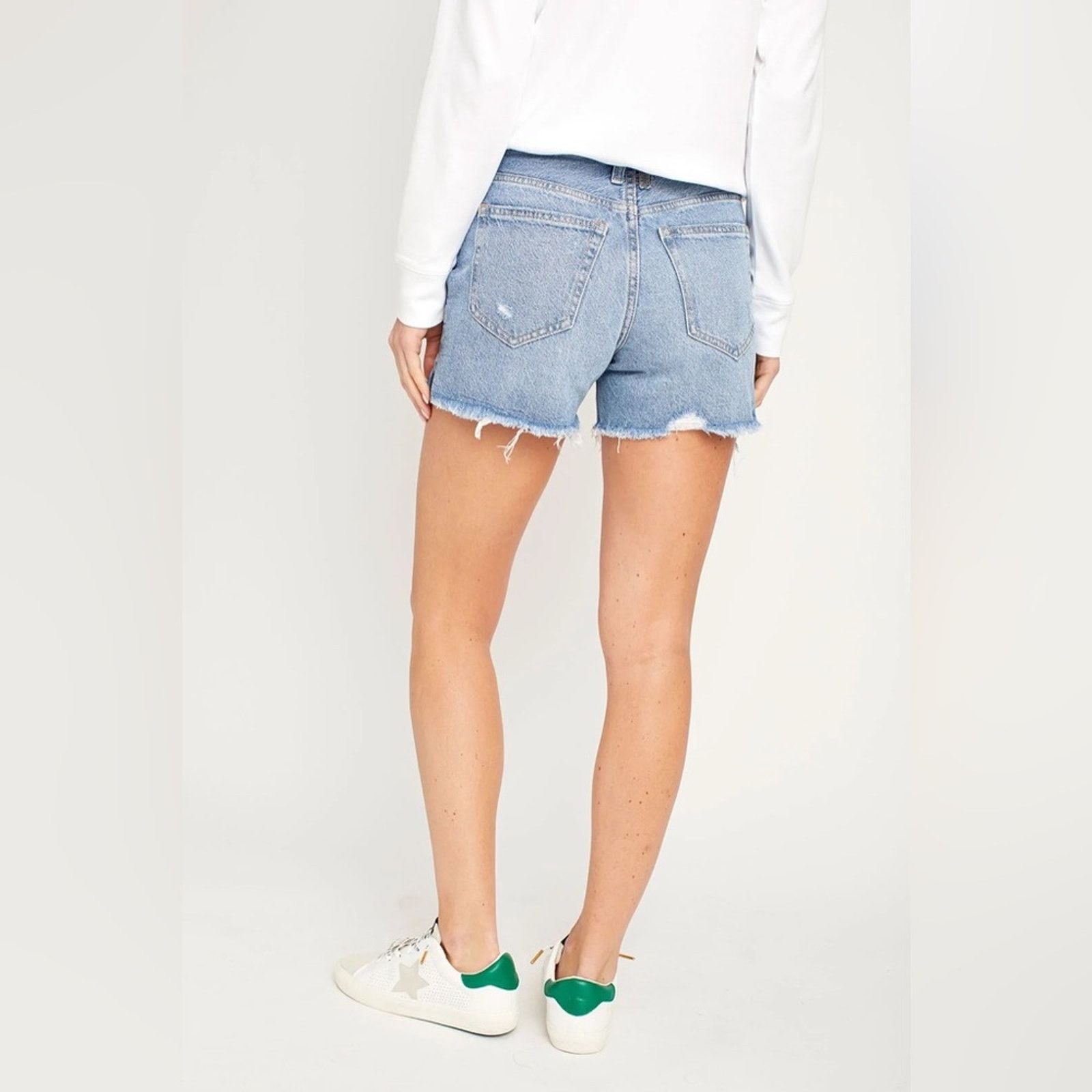 Free People 🎉LAST PIECE 🎉 FREE PEOPLE Makai Distressed Denim Shorts Size 28" / US 6 / IT 42 - 3 Thumbnail