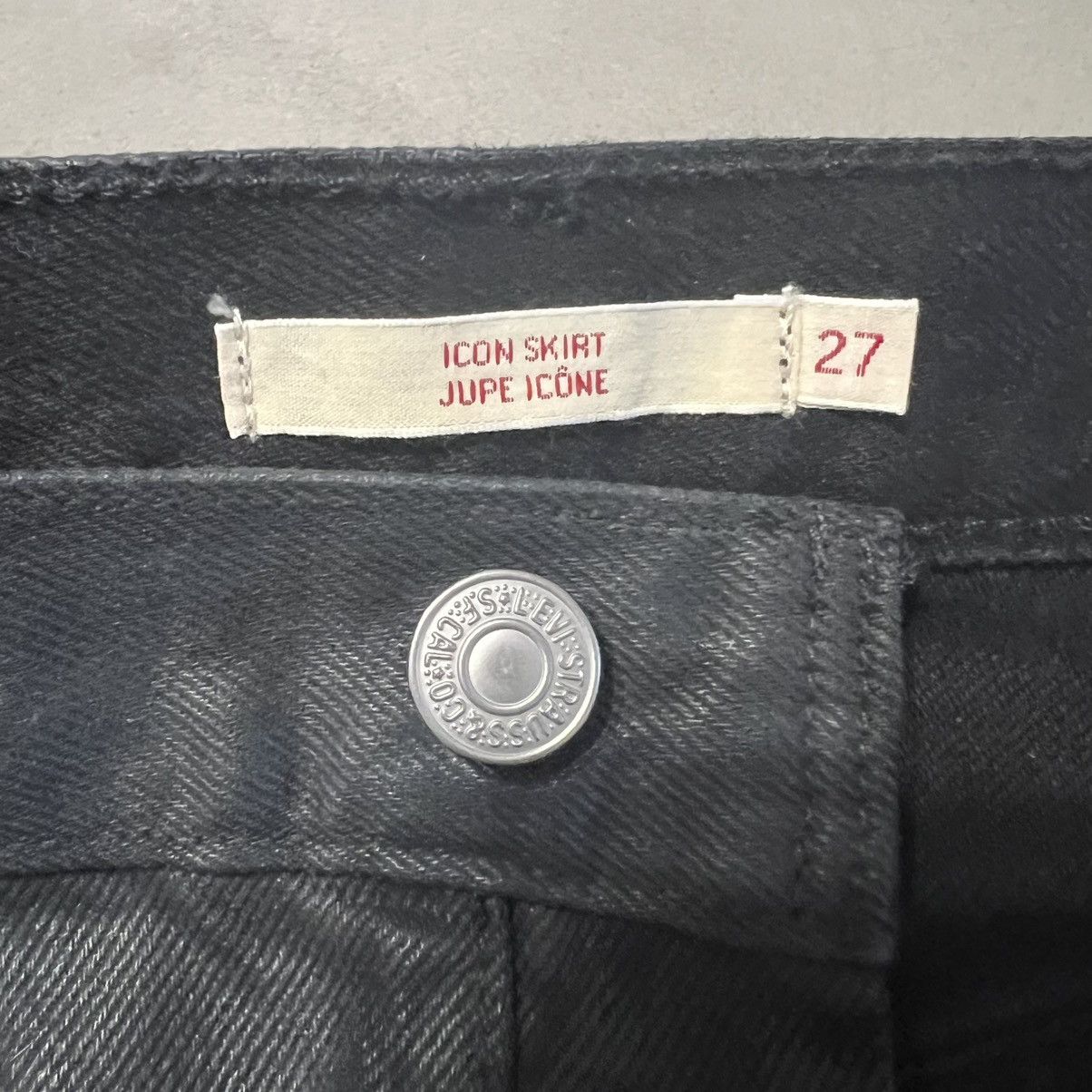 Levi's Icon Premium Coated Denim Skirt Size 27" / US 4 / IT 40 - 7 Thumbnail