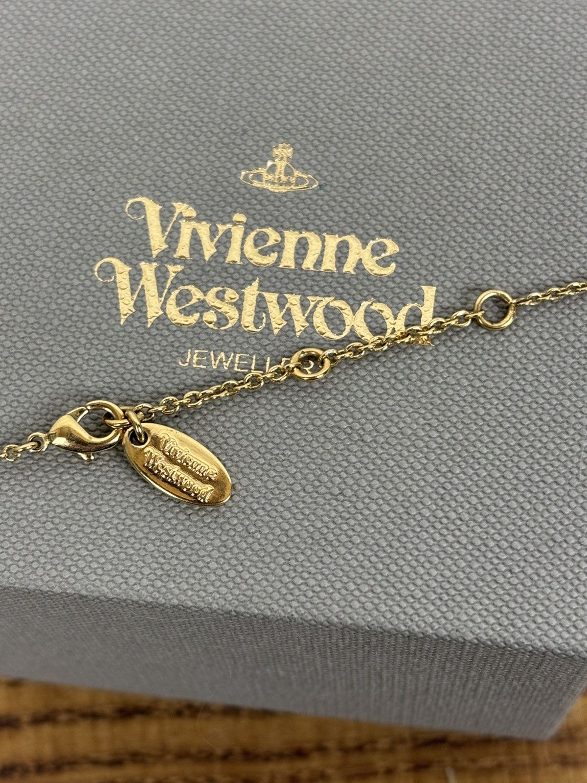 Vivienne Westwood Vivienne Westwood Simone Bas Relief Mini Necklace Gold Size ONE SIZE - 5 Thumbnail