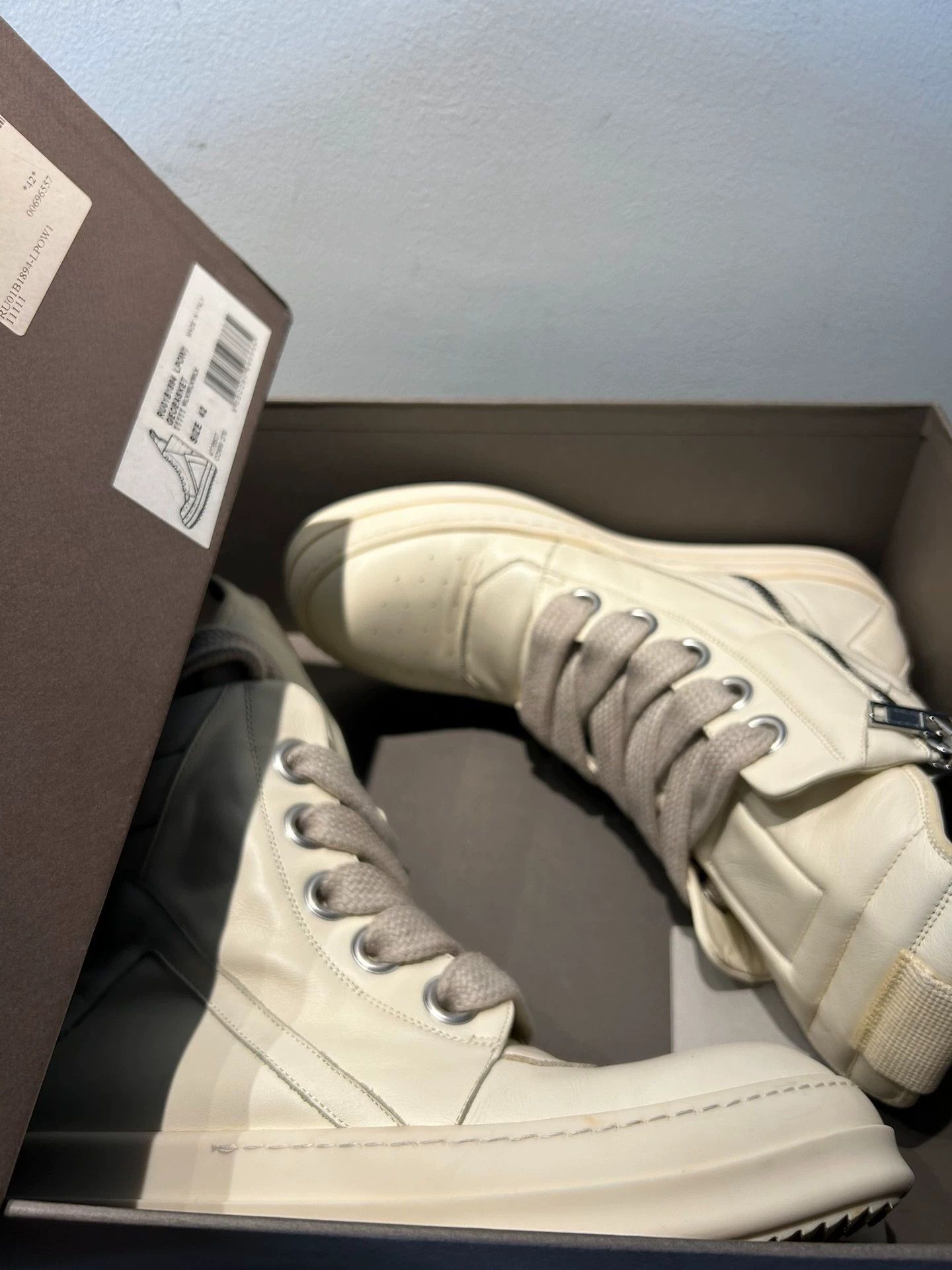Rick Owens Rick Owens main line all-white chunky lace-up triangle shoes Size US 9 / EU 42 - 5 Thumbnail