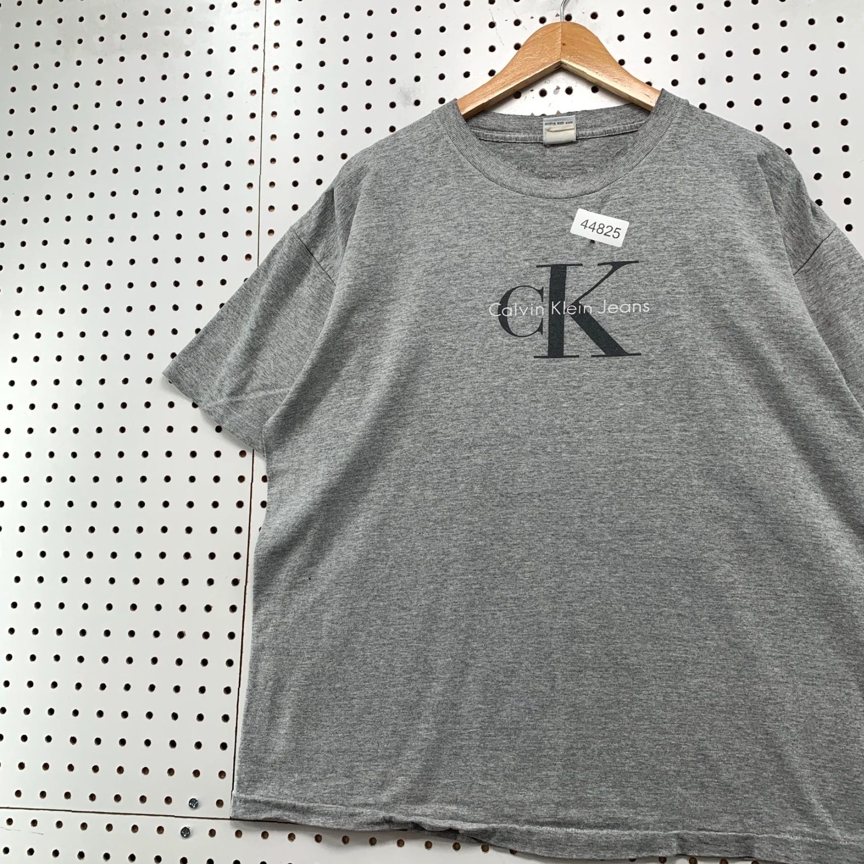 Calvin Klein VINTAGE Calvin Klein Shirt Mens L Gray 90s Distressed Single Stitch USA Logo Cotton T-Shirt Short Sleeve Crew Neck Adult Mens Size US L / EU 52-54 / 3 - 2 Thumbnail