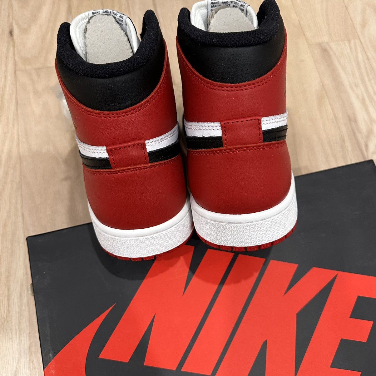 Jordan Brand Air Jordan 1 retro high of black toe Size US 8.5 / EU 41-42 - 3 Thumbnail