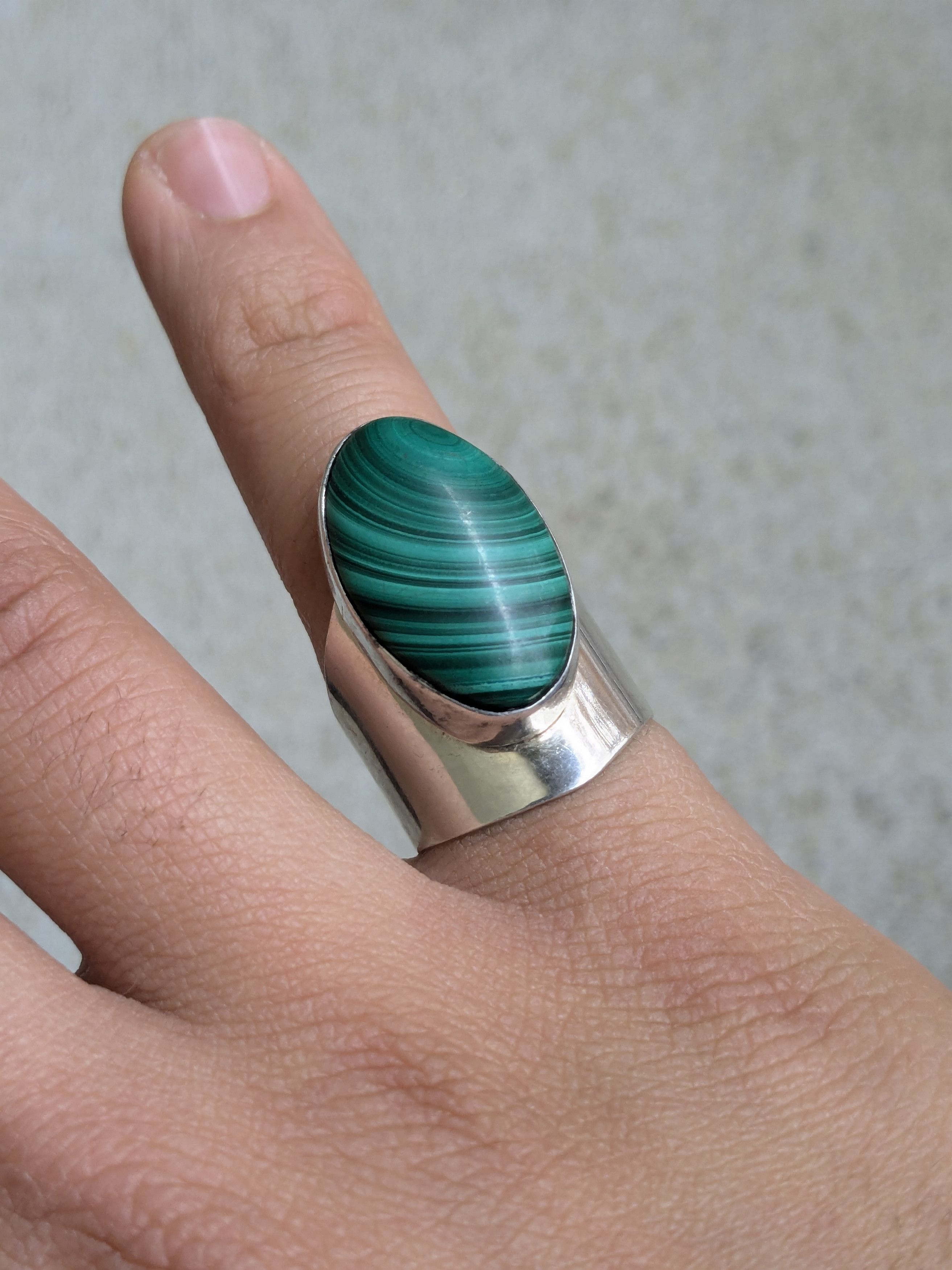 Jewelry Vintage Sterling Silver Ring Green Malachite Modern Abstract Size ONE SIZE - 8 Thumbnail