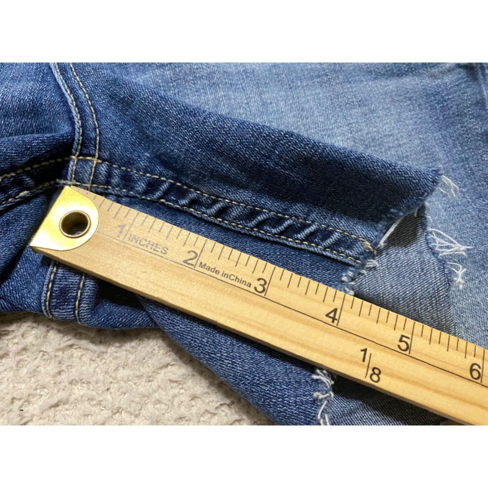 Vintage Buckle Buckle Womens 28 Denim Mid Rise Cut-Off Shorts Blue 5-Pocket Stretch - Medium Wash - Casual Womens Shorts Size 28" / US 6 / IT 42 - 3 Thumbnail