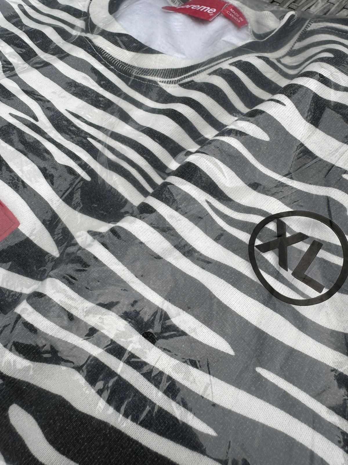 Supreme DS FW22 Supreme Box Logo Crewneck Zebra Size US XL / EU 56 / 4 - 3 Thumbnail