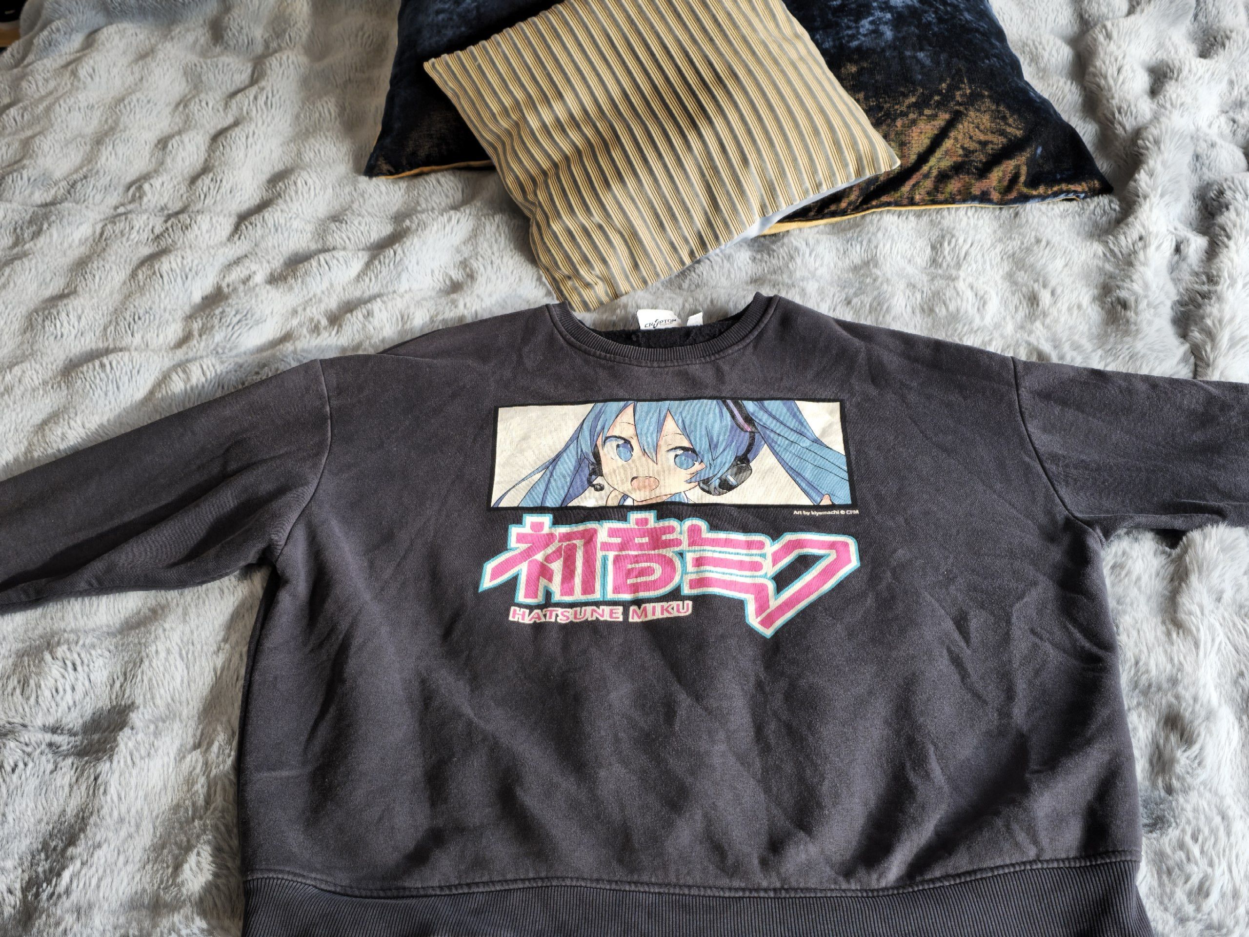 Other Cider sweatshirt featuring Hatsune Miku graphic print. Size US L / EU 52-54 / 3 - 1 Thumbnail