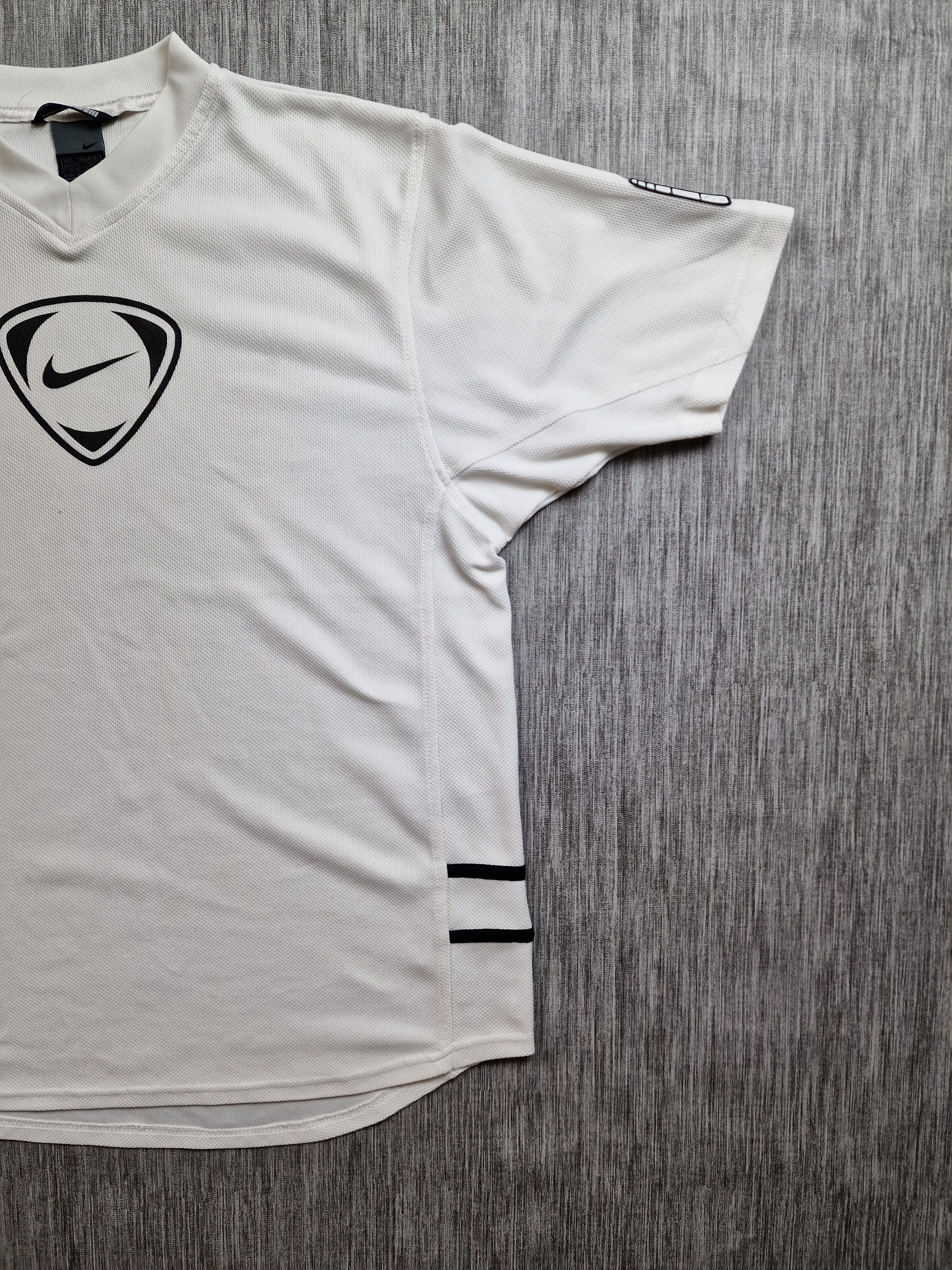 Nike × Vintage 90s Nike Swoosh Vintage Y2K Retro Tee T-Shirt Size US L / EU 52-54 / 3 - 3 Thumbnail