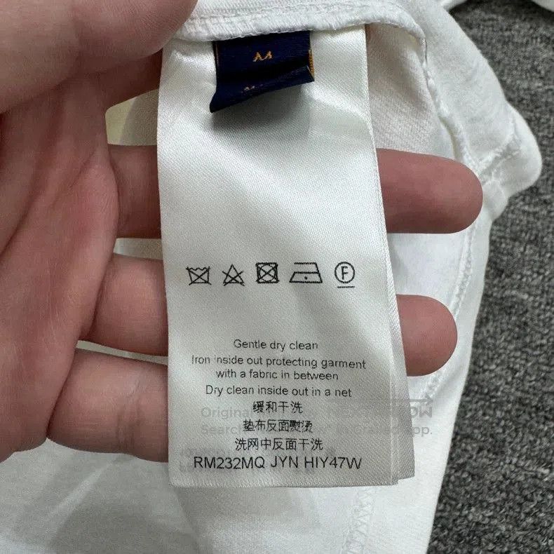 Louis Vuitton Louis Vuitton White Short Sleeve T. Size US M / EU 48-50 / 2 - 4 Thumbnail