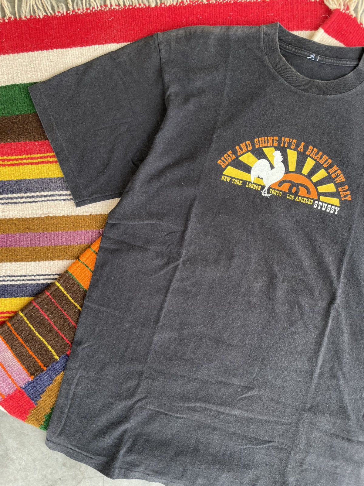 Stussy × Vintage VTG 00s Stüssy Rise & Shine Sunrise Arc Spellout Size US XL / EU 56 / 4 - 3 Thumbnail