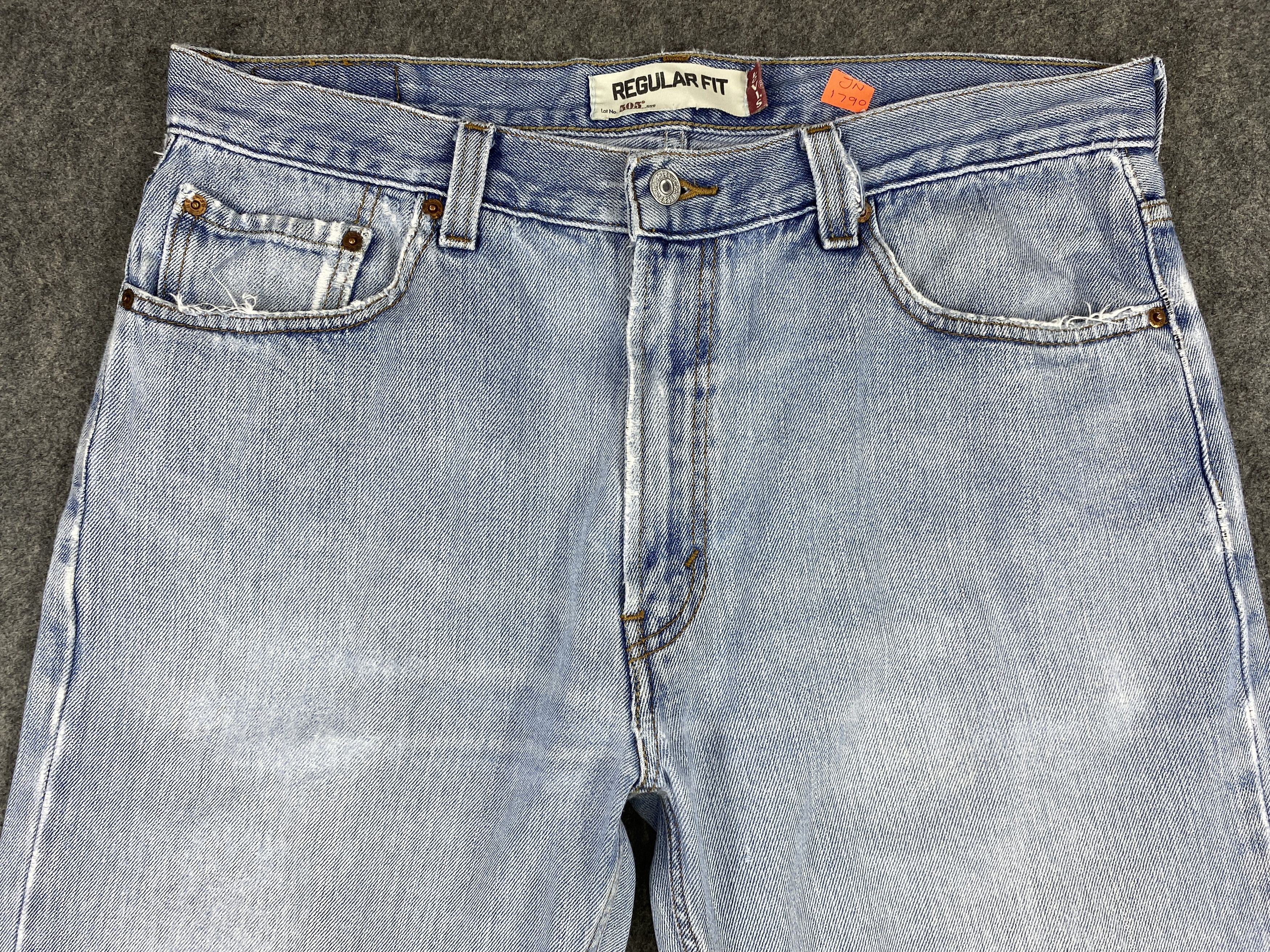 Levi's Mid Blue Vintage Levi's 505 Jeans 35x31 Denim -JN1790 Size US 35 - 3 Thumbnail