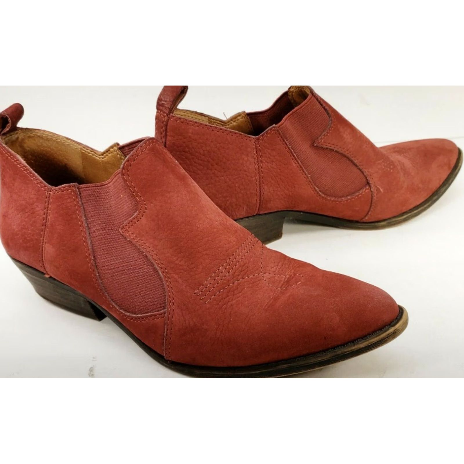 Lucky Brand VINTAGE Lucky Brand Joelle Nubuck Western Style Booties Womens 7M 37EU Burgundy Red Boots Size US 7 / IT 37 - 2 Thumbnail