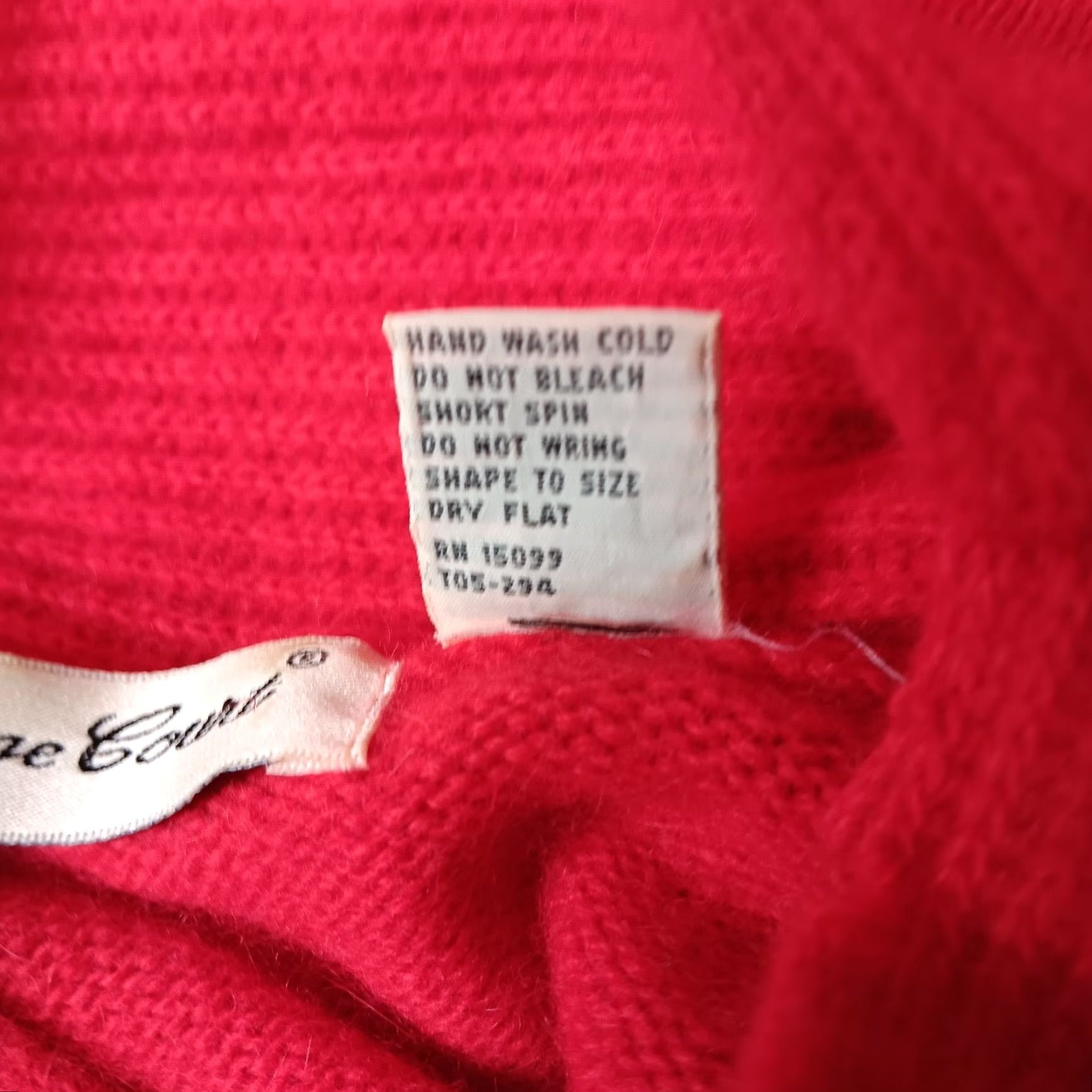 Vintage VINTAGE Carraige Court Sweater Women Medium Red Angora Lambswool Blend Knit Pullover style Classic 90s? Size M / US 6-8 / IT 42-44 - 4 Thumbnail