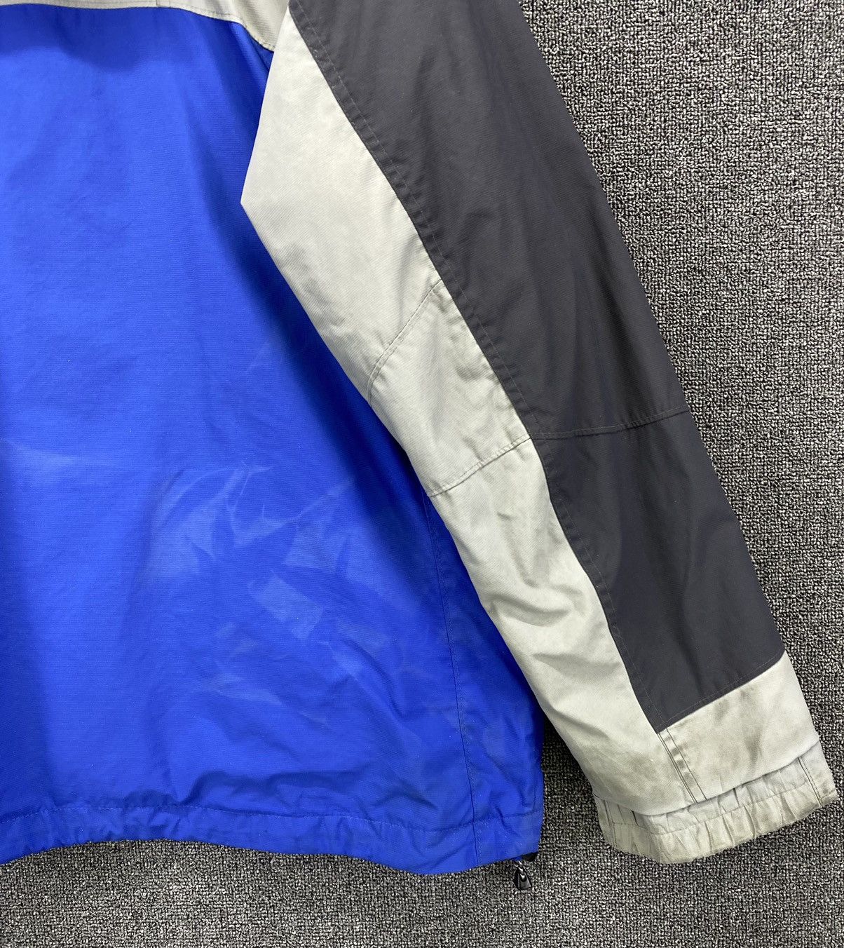 Columbia Vintage Columbia Hooded Light Jacket Size US L / EU 52-54 / 3 - 13 Thumbnail