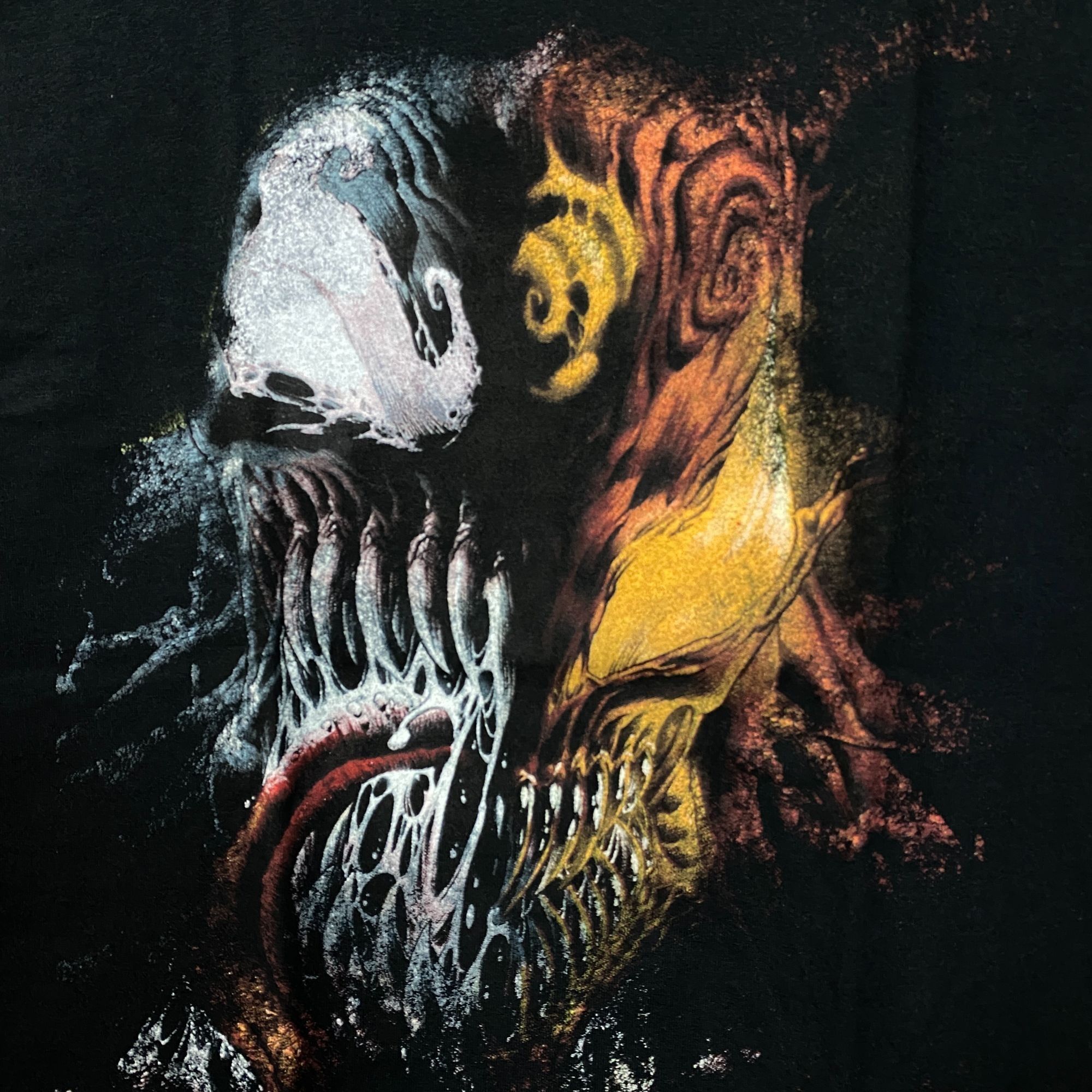 Marvel Comics Marvel Venom vs. Carnage Battle of Symbiotes Tee Large Size US L / EU 52-54 / 3 - 2 Thumbnail