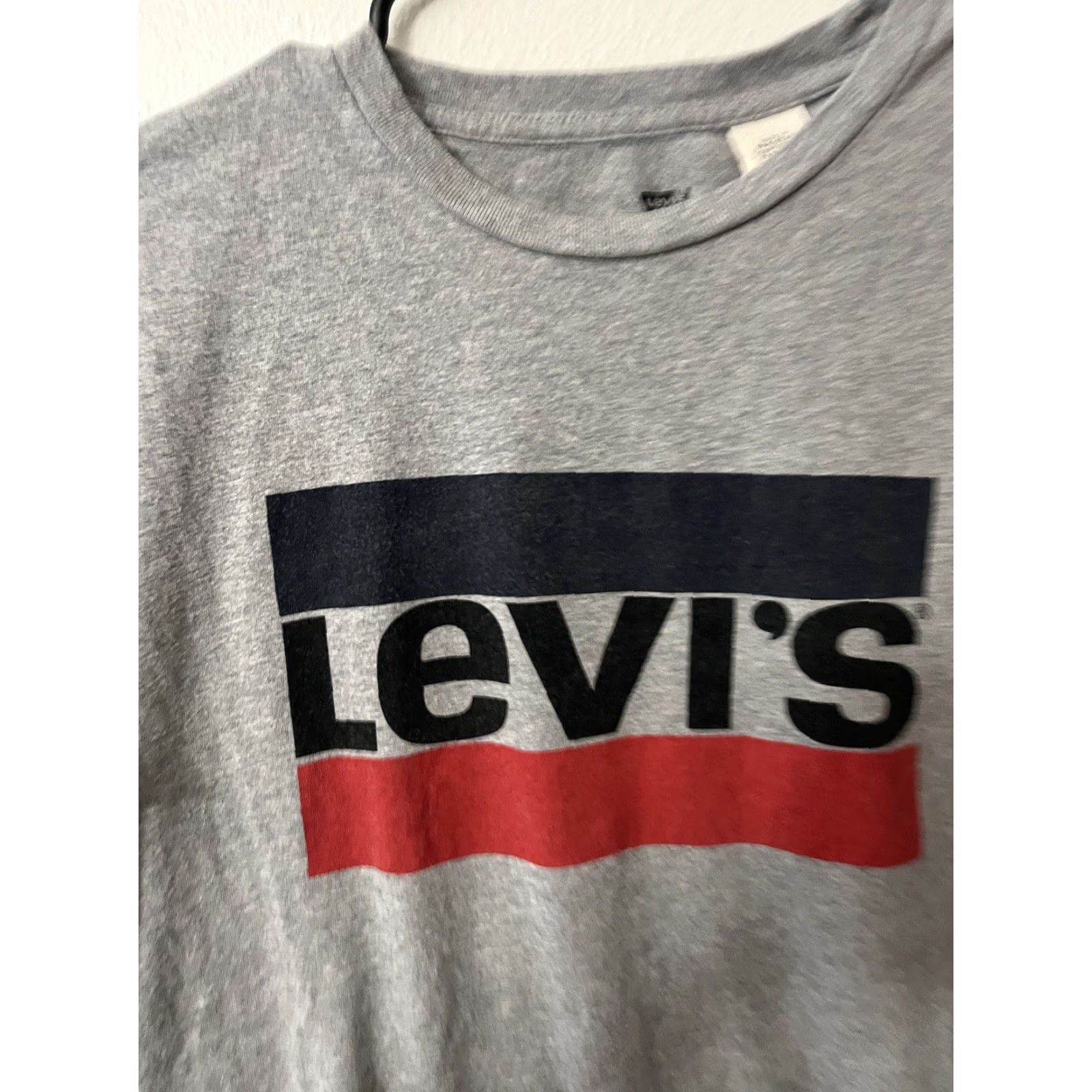 Levi's VINTAGE Levi's T-Shirt Men Adult Large Gray Crew Neck Logo Solid 90s Casual Size US L / EU 52-54 / 3 - 2 Thumbnail