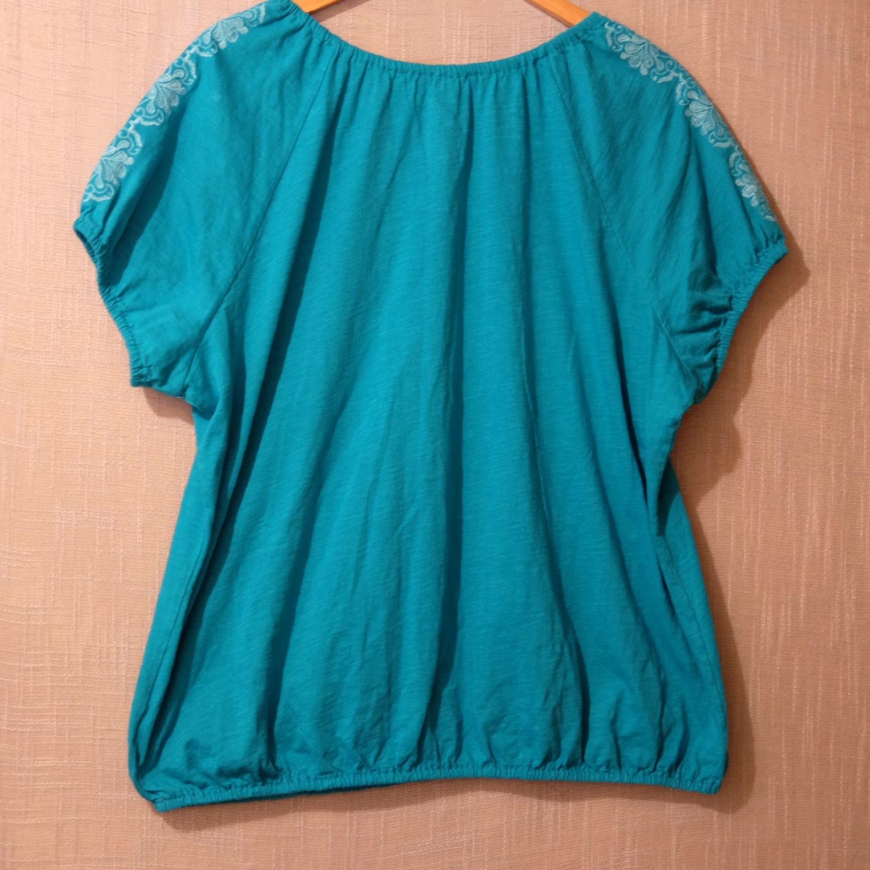 Faded Glory Faded Glory Short Sleeve Green Embroidered Cotton Women's Plus Size 2X T-Shirt Regular 100% Cotton Lightweight Casual Nike? Size 40" / US 18 - 6 Thumbnail
