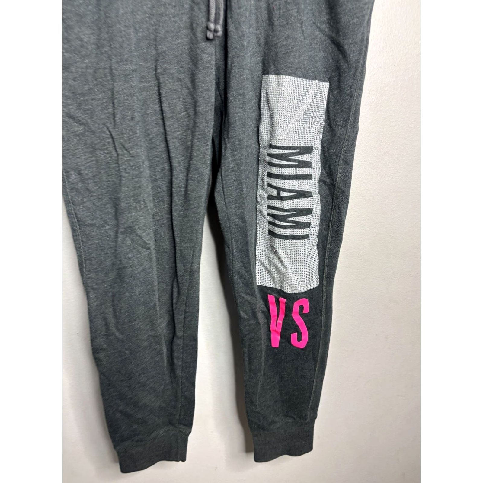Victoria's Secret Victoria's Secret PINK Love Sweatpants Women M Gray Bling Pants 6434 Size 28" / US 6 / IT 42 - 2 Thumbnail