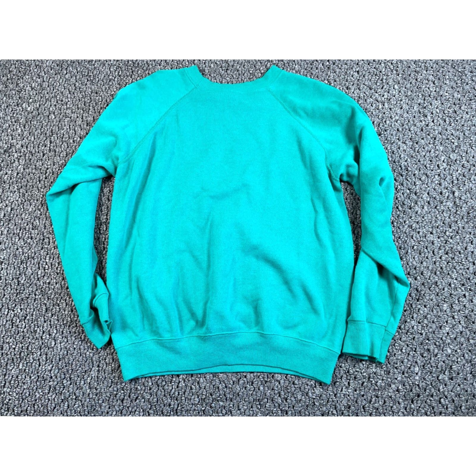 Hanes VINTAGE Hanes Sweatshirt 80s Distressed Graphic Print Crew Neck Long Sleeve Green Adults Medium USA Size US M / EU 48-50 / 2 - 2 Thumbnail