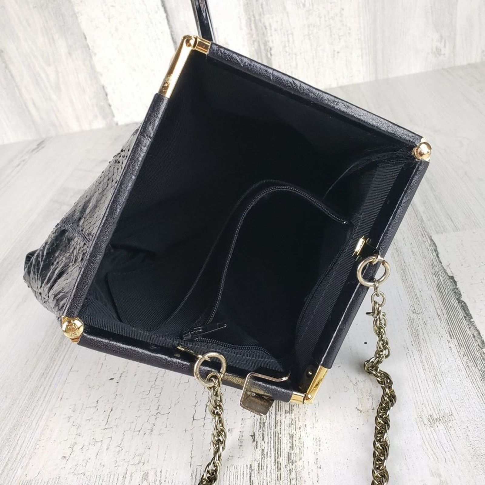 Other Palizzio Shiny Black Gold Chain Snakeskin Textured Shoulder Size ONE SIZE - 6 Thumbnail