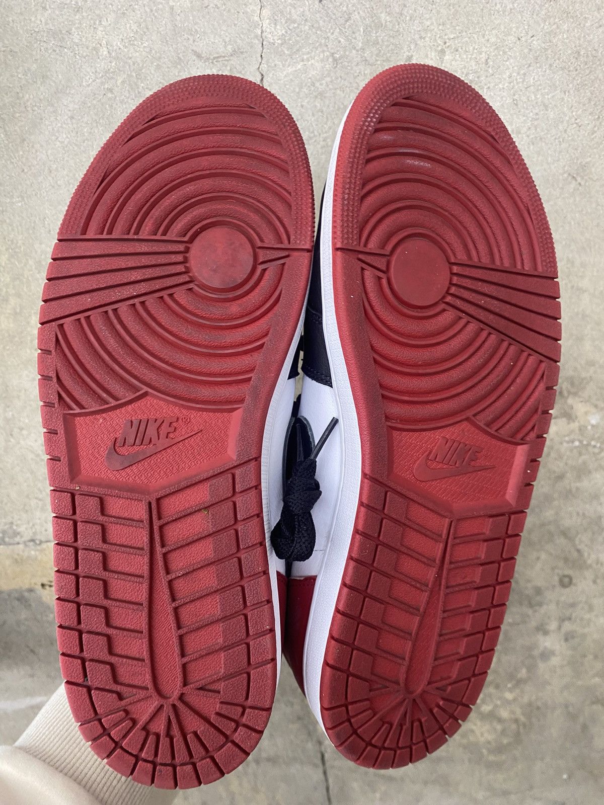 Jordan Brand Jordan 1 Low Black Toe Size US 10.5 / EU 43-44 - 4 Thumbnail