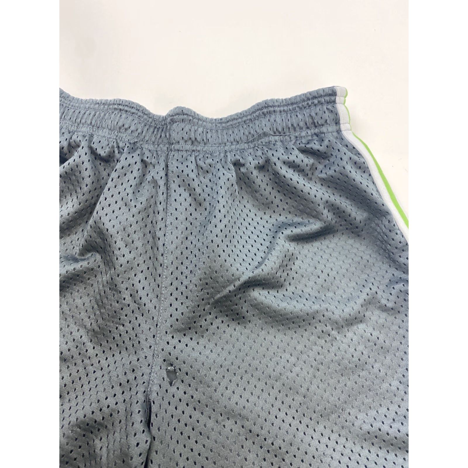 Nike Nike Reversible Basketball Shorts Mens Small Black Green Size US 29 - 2 Thumbnail
