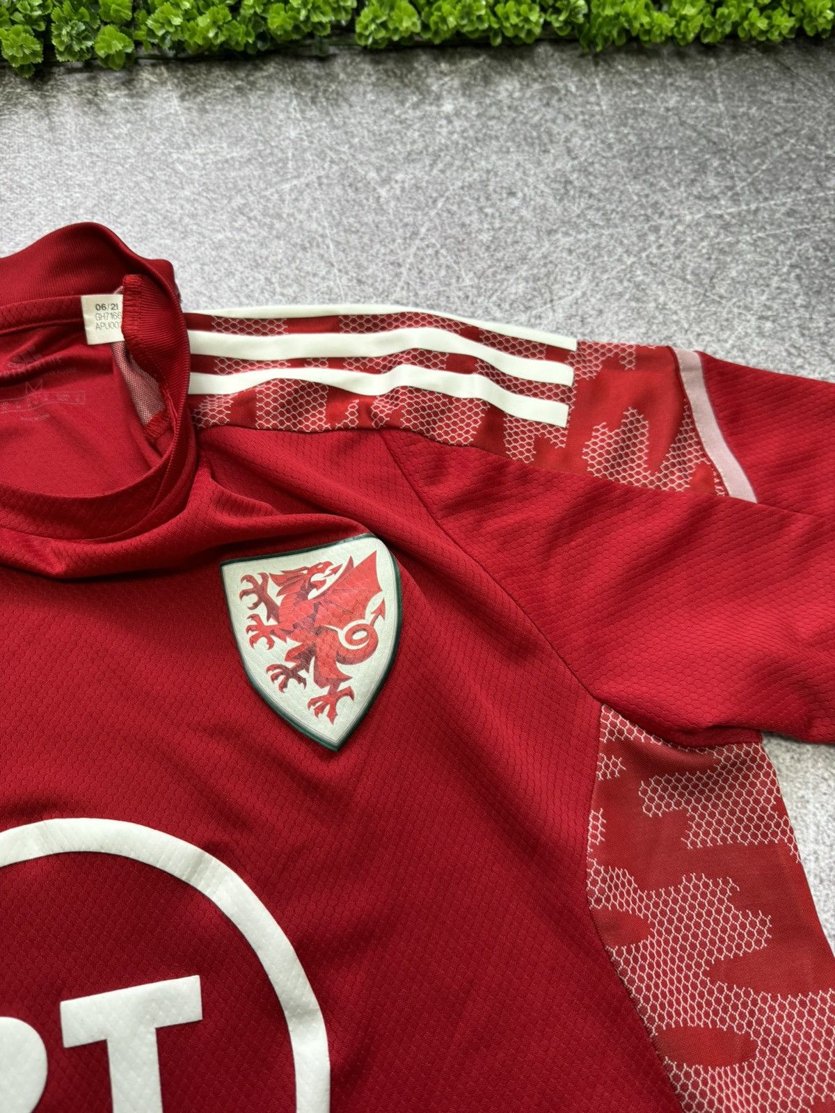Adidas Adidas Wales 2021 2022 Training Football Shirt Soccer Jersey Size US M / EU 48-50 / 2 - 5 Thumbnail