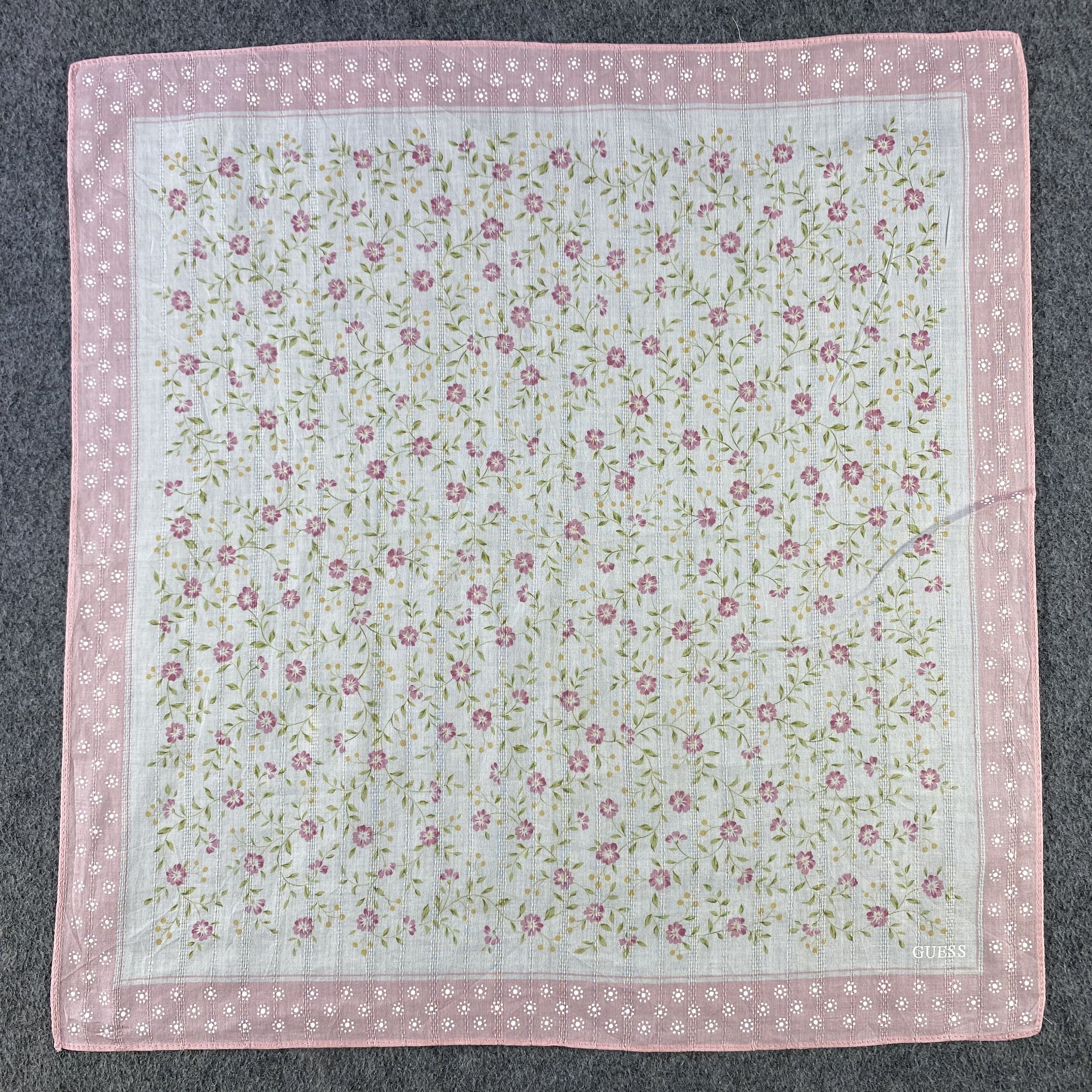 Guess Guess Handkerchief/Neckerchief/Bandana HC729 Size ONE SIZE - 1 Thumbnail