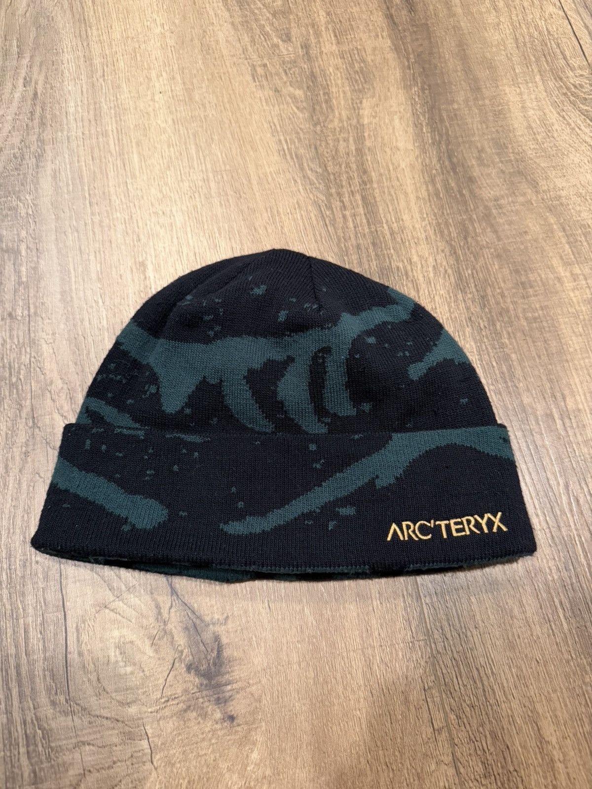 Arc'teryx Arc'teryx Grotto Toque Alpine Rose | Grailed
