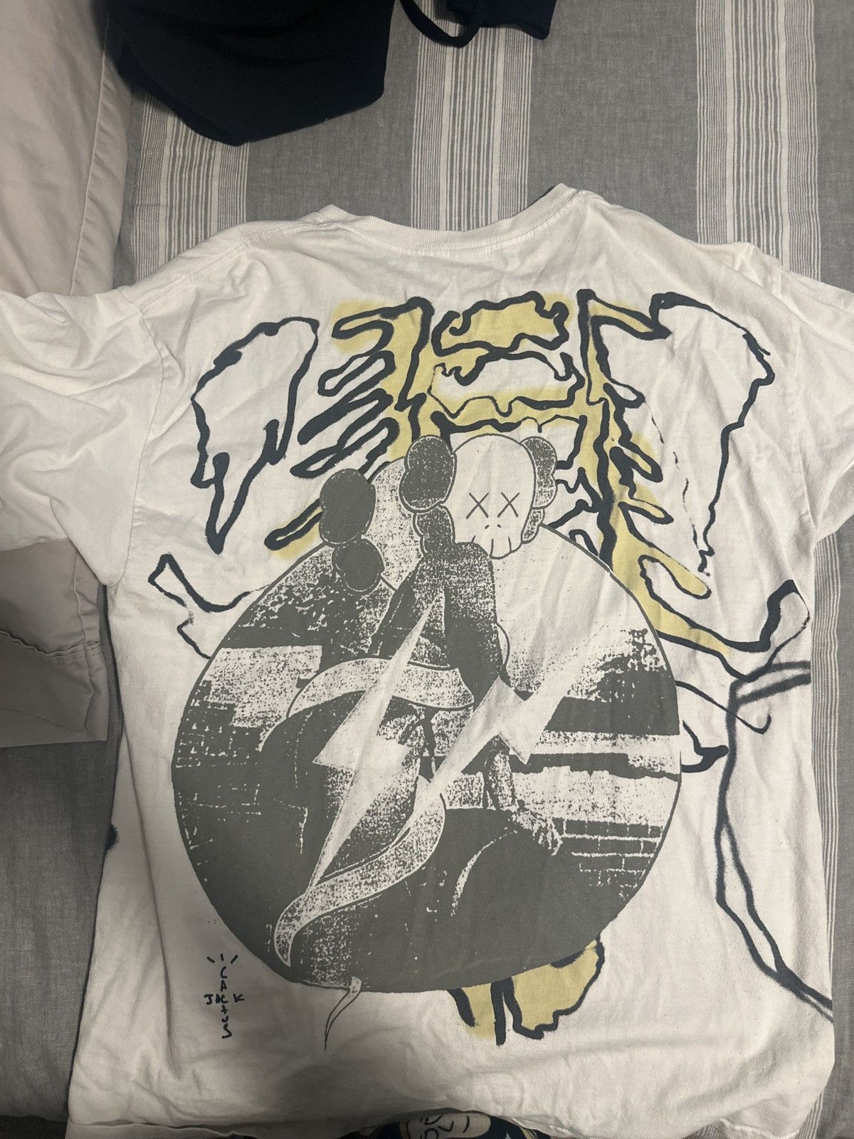 Kaws × Travis Scott Travis Scott x KAWS T-Shirt Size US M / EU 48-50 / 2 - 3 Thumbnail
