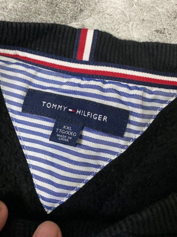 Tommy Hilfiger VTG Tommy Hilfiger Bigflag Logo Size US XXL / EU 58 / 5 - 2 Thumbnail