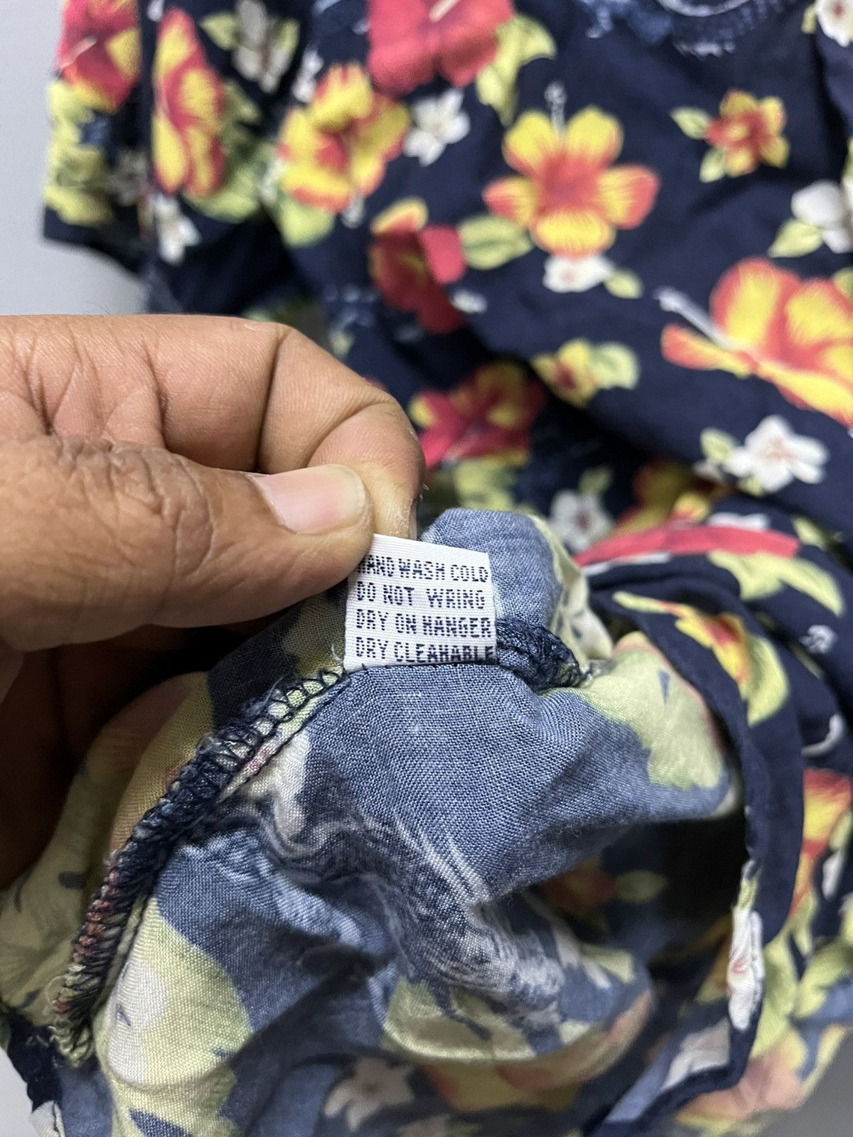 Vintage Hawaiian Shirt Floral and Dragon Print Size US L / EU 52-54 / 3 - 7 Thumbnail